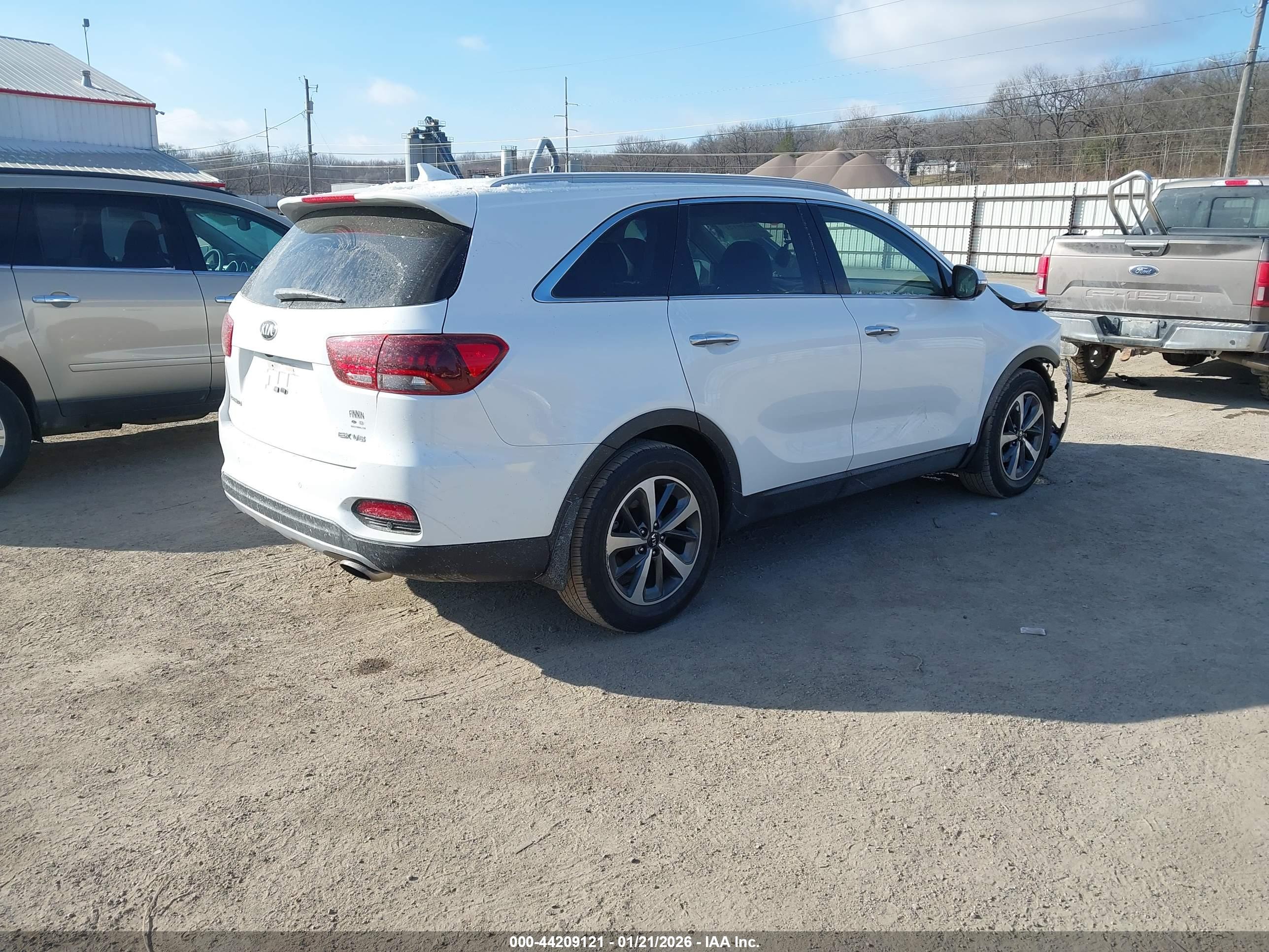 KIA SORENTO image 4