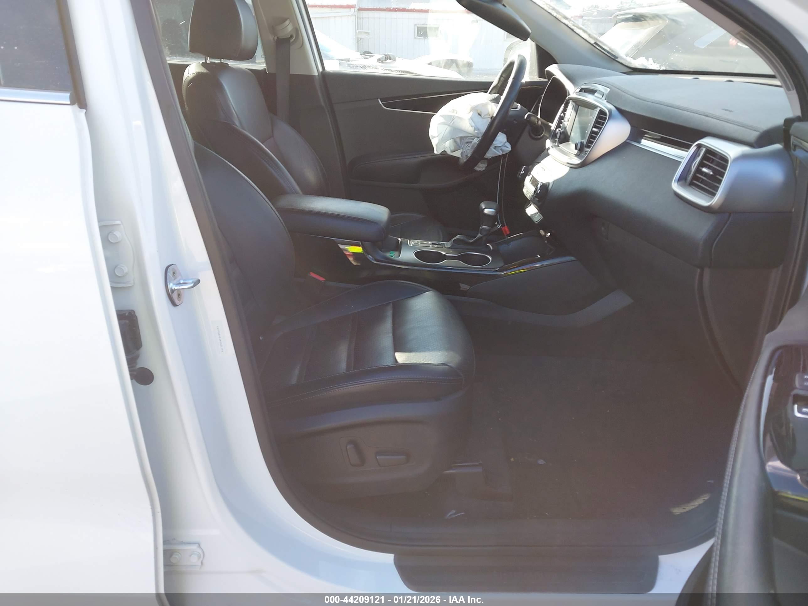 KIA SORENTO image 5