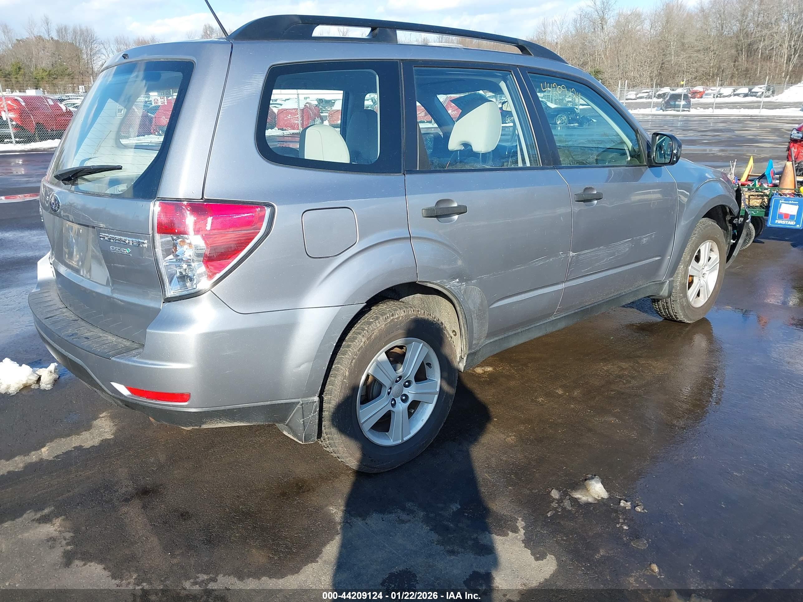 SUBARU FORESTER image 4