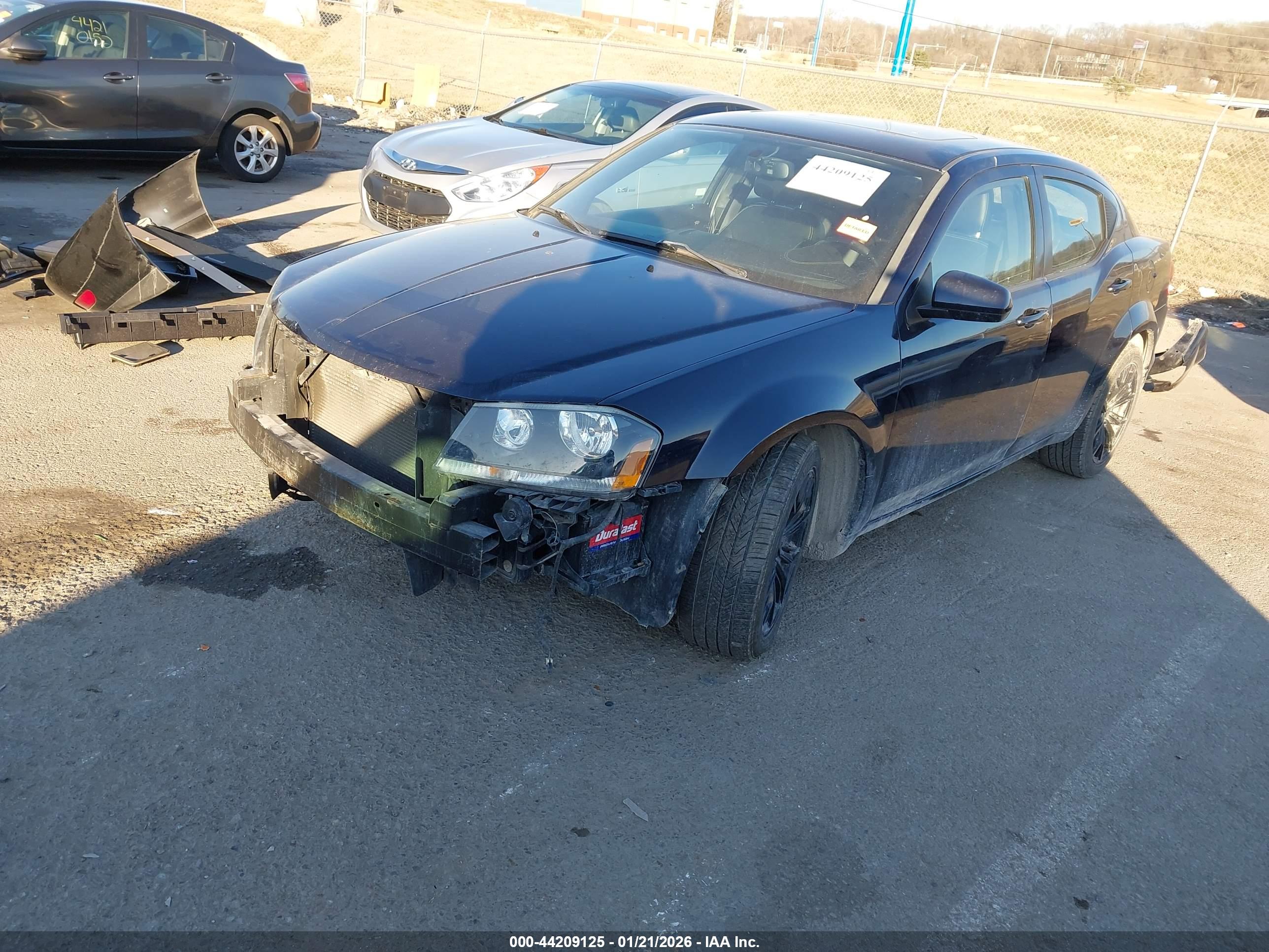 DODGE AVENGER image 2