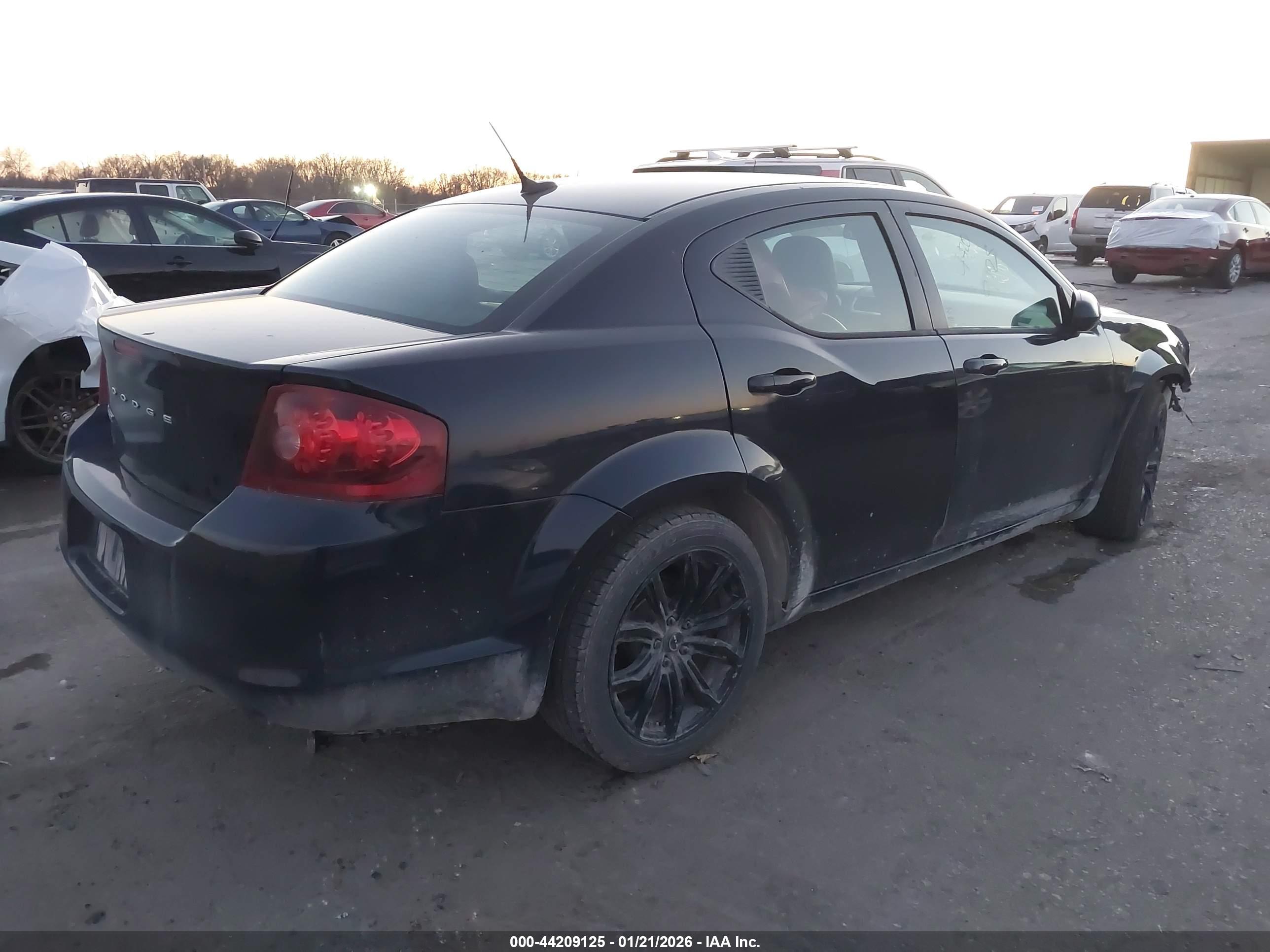 DODGE AVENGER image 4