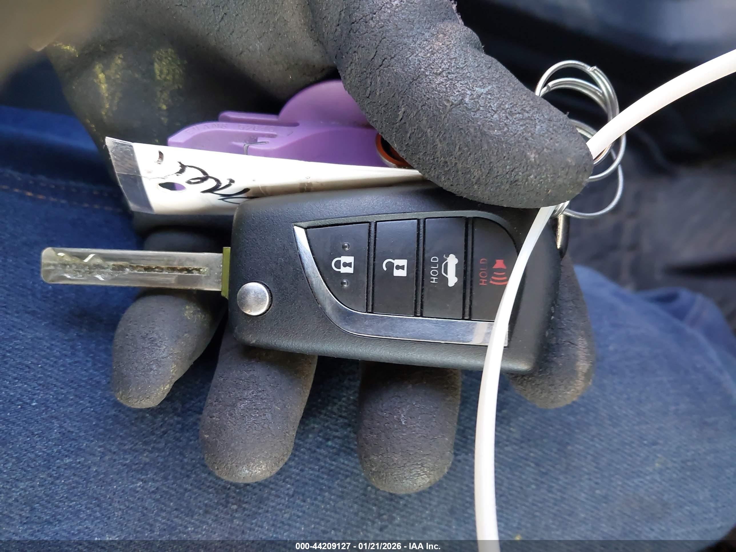 TOYOTA CAMRY image 11
