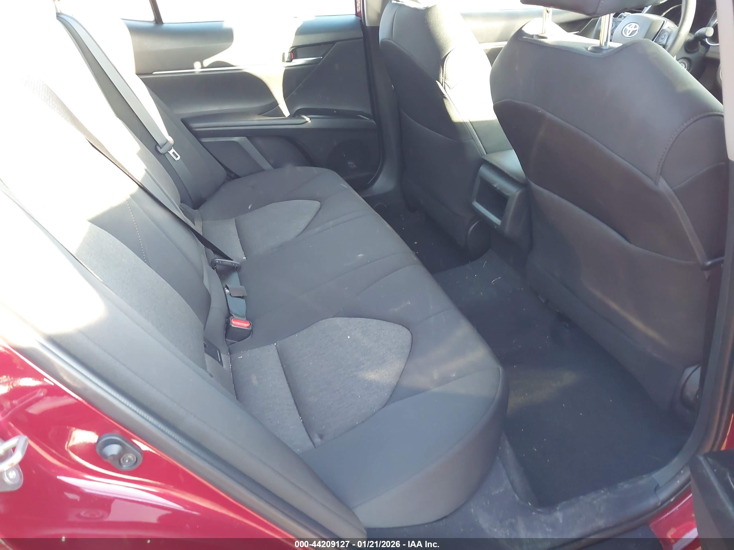 TOYOTA CAMRY image 8
