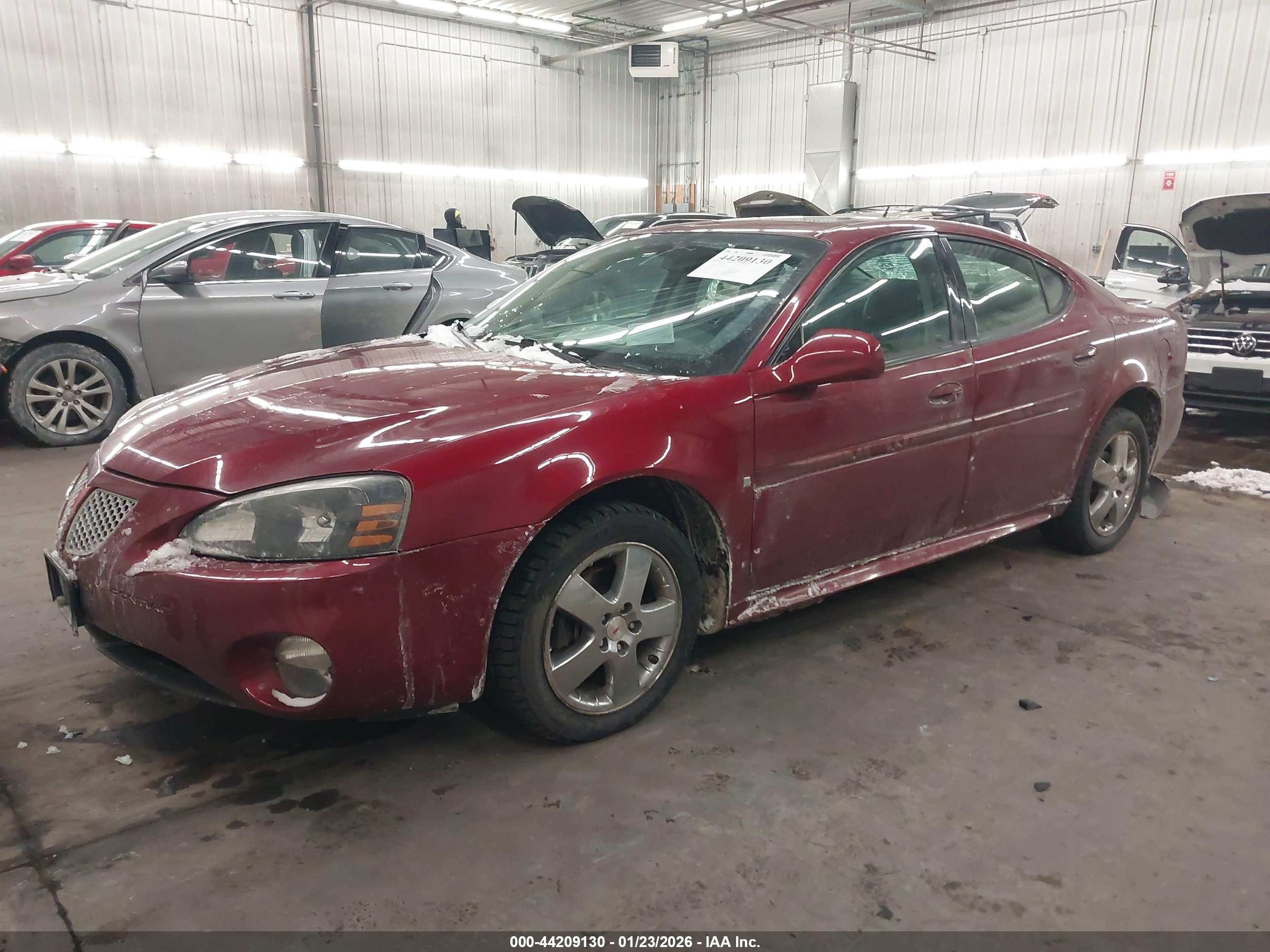 PONTIAC GRAND image 2