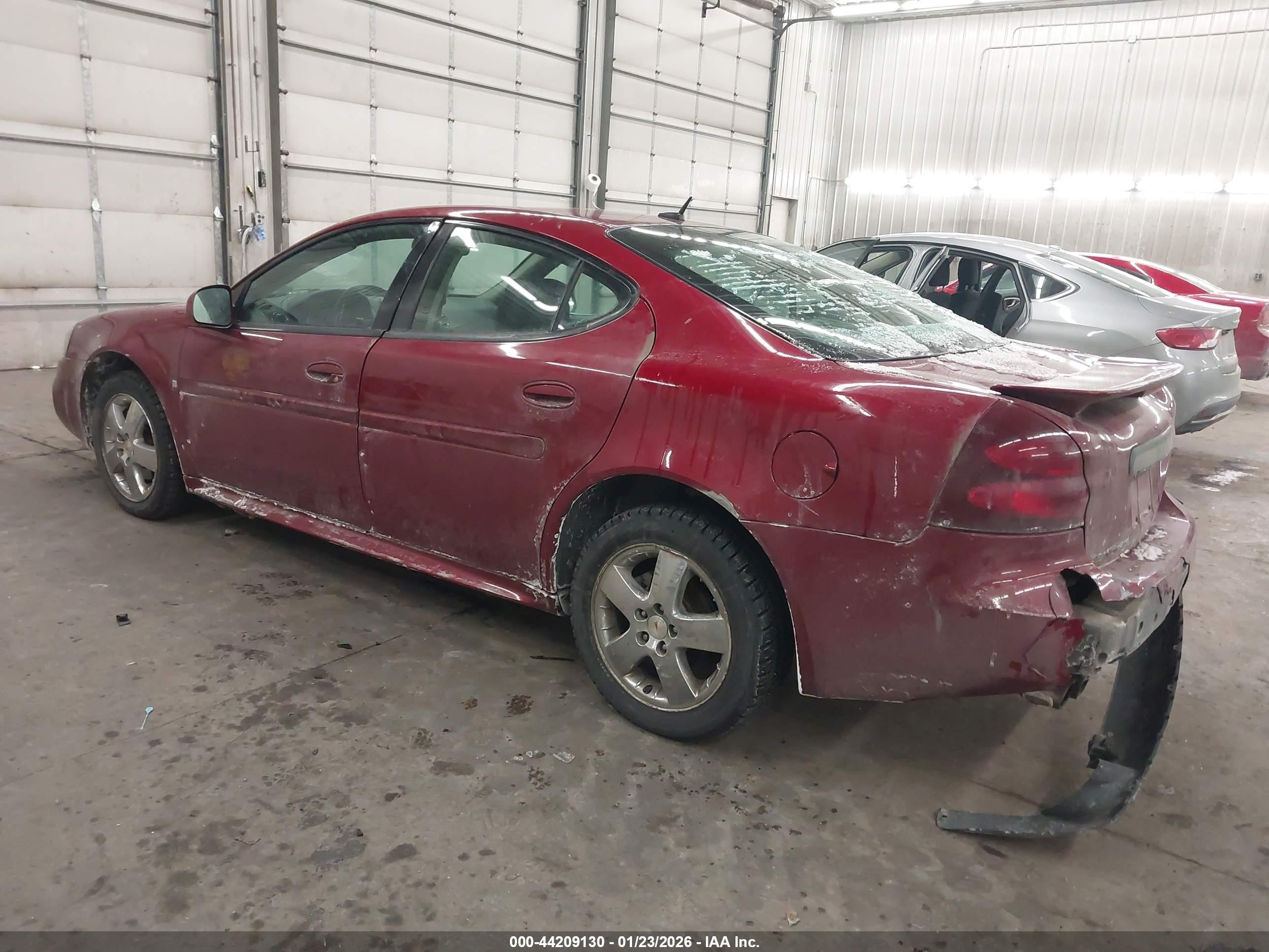 PONTIAC GRAND image 3