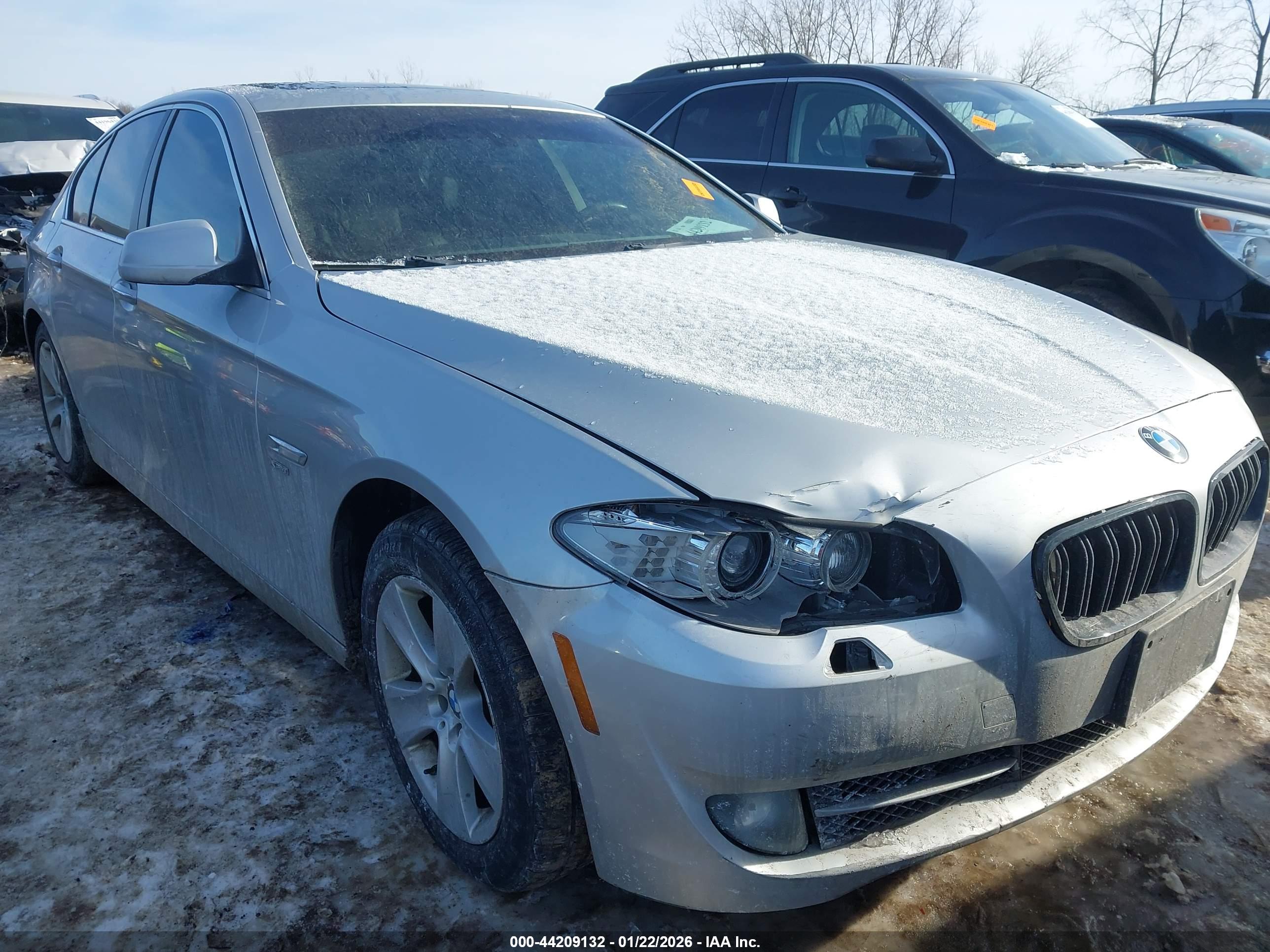 BMW 528I image 6