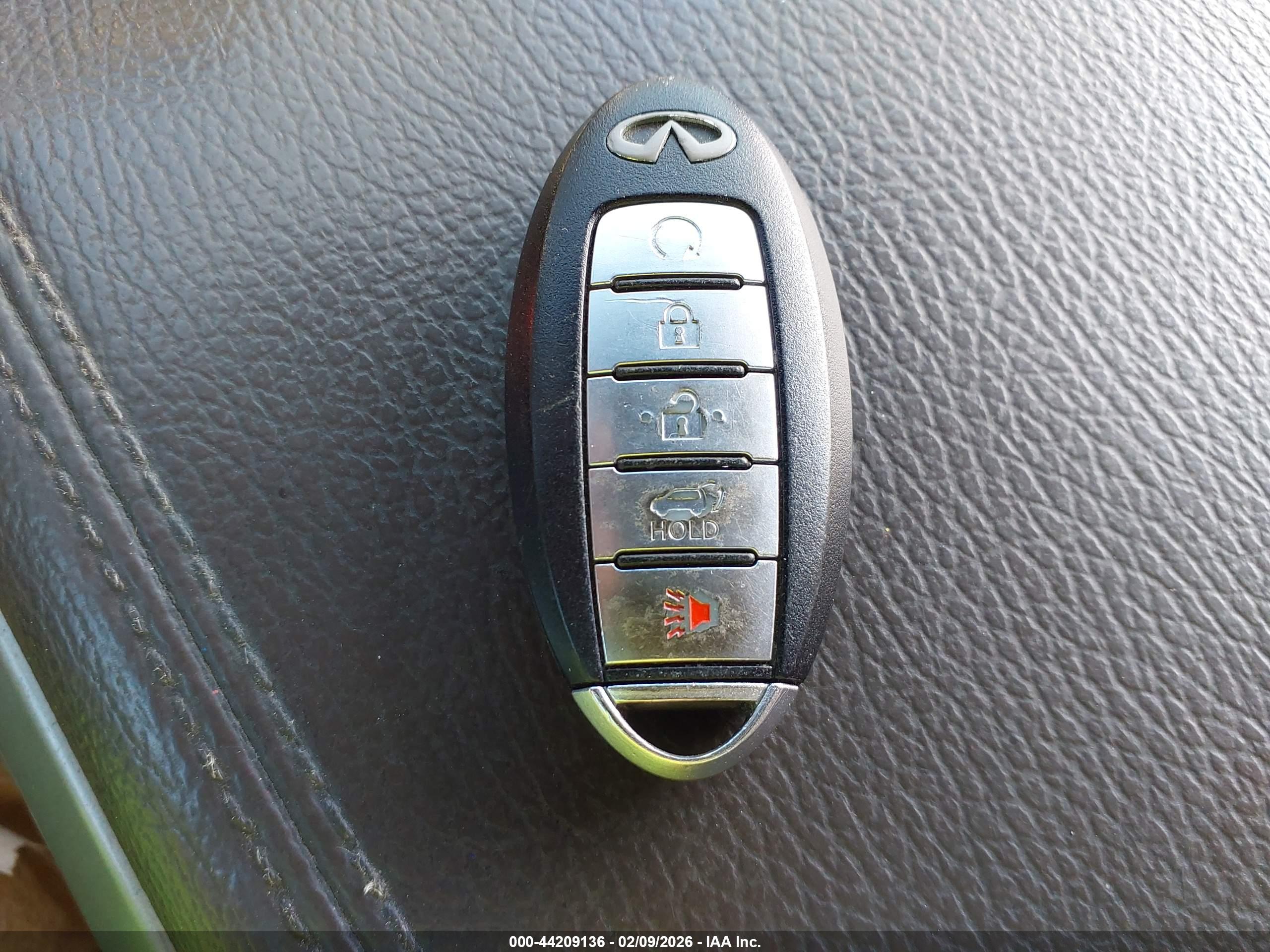 INFINITI QX80 image 11