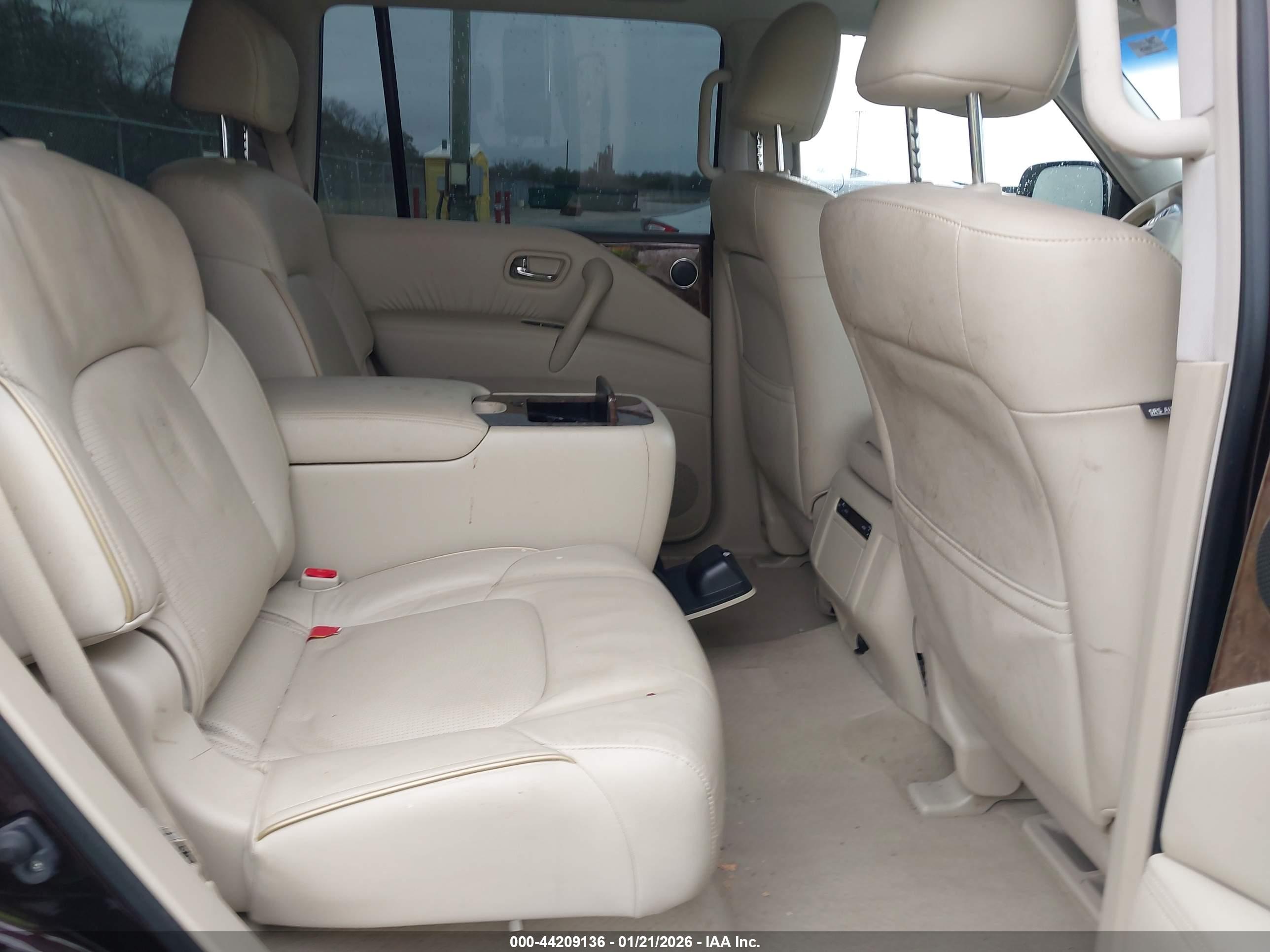 INFINITI QX80 image 8