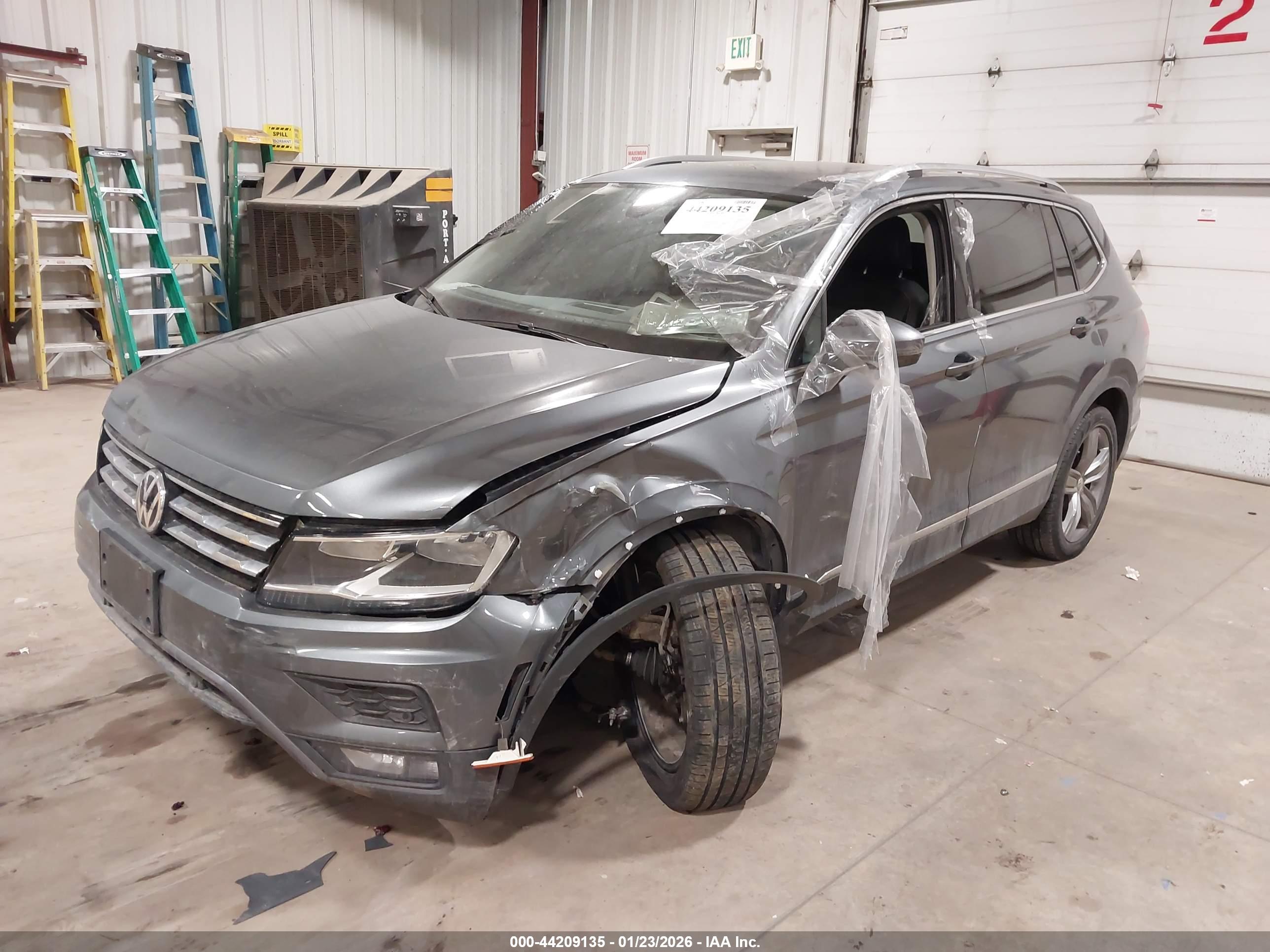 VOLKSWAGEN TIGUAN image 2