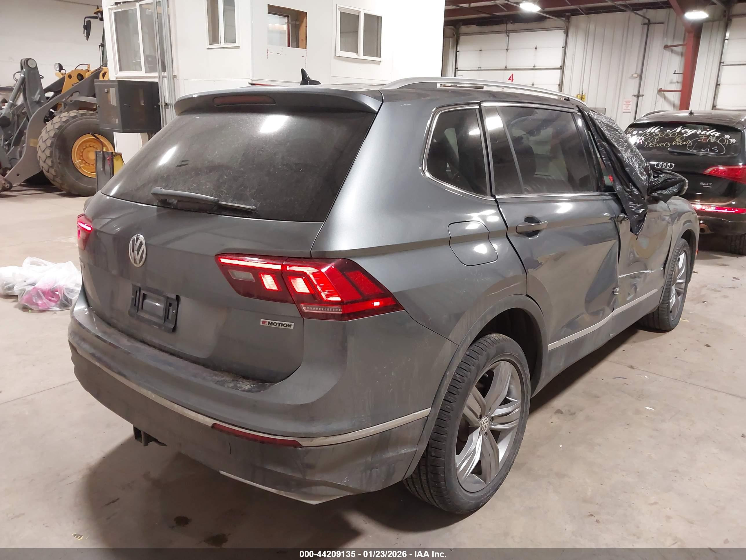 VOLKSWAGEN TIGUAN image 4
