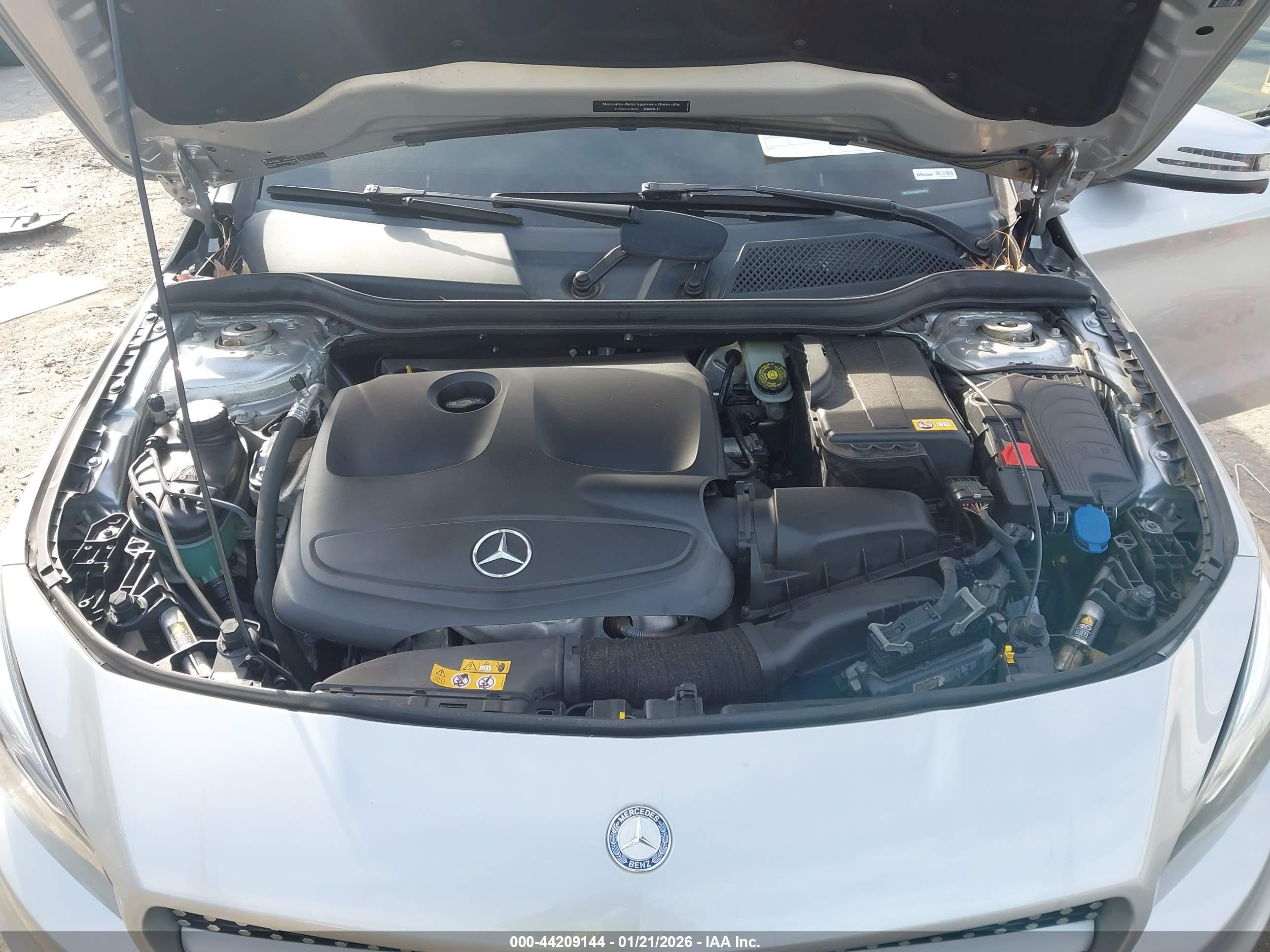 MERCEDES-BENZ CLA image 10