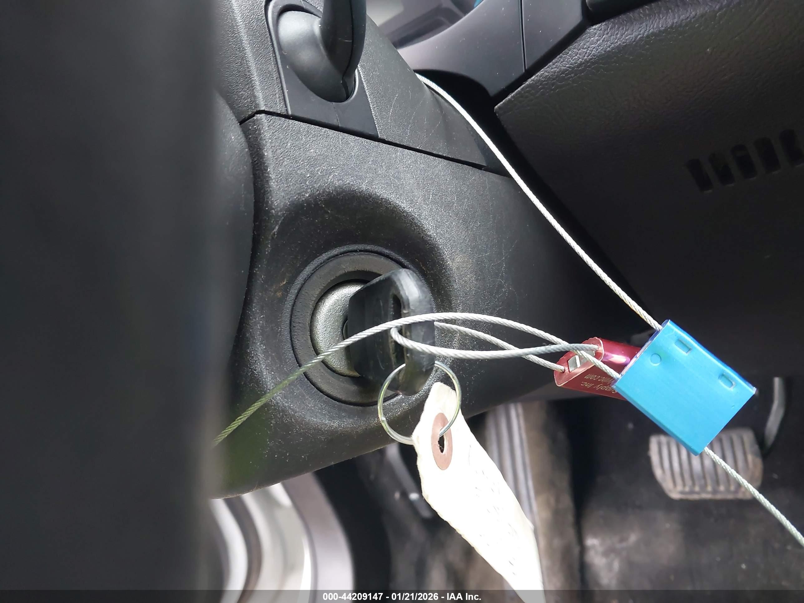 FORD FUSION image 11