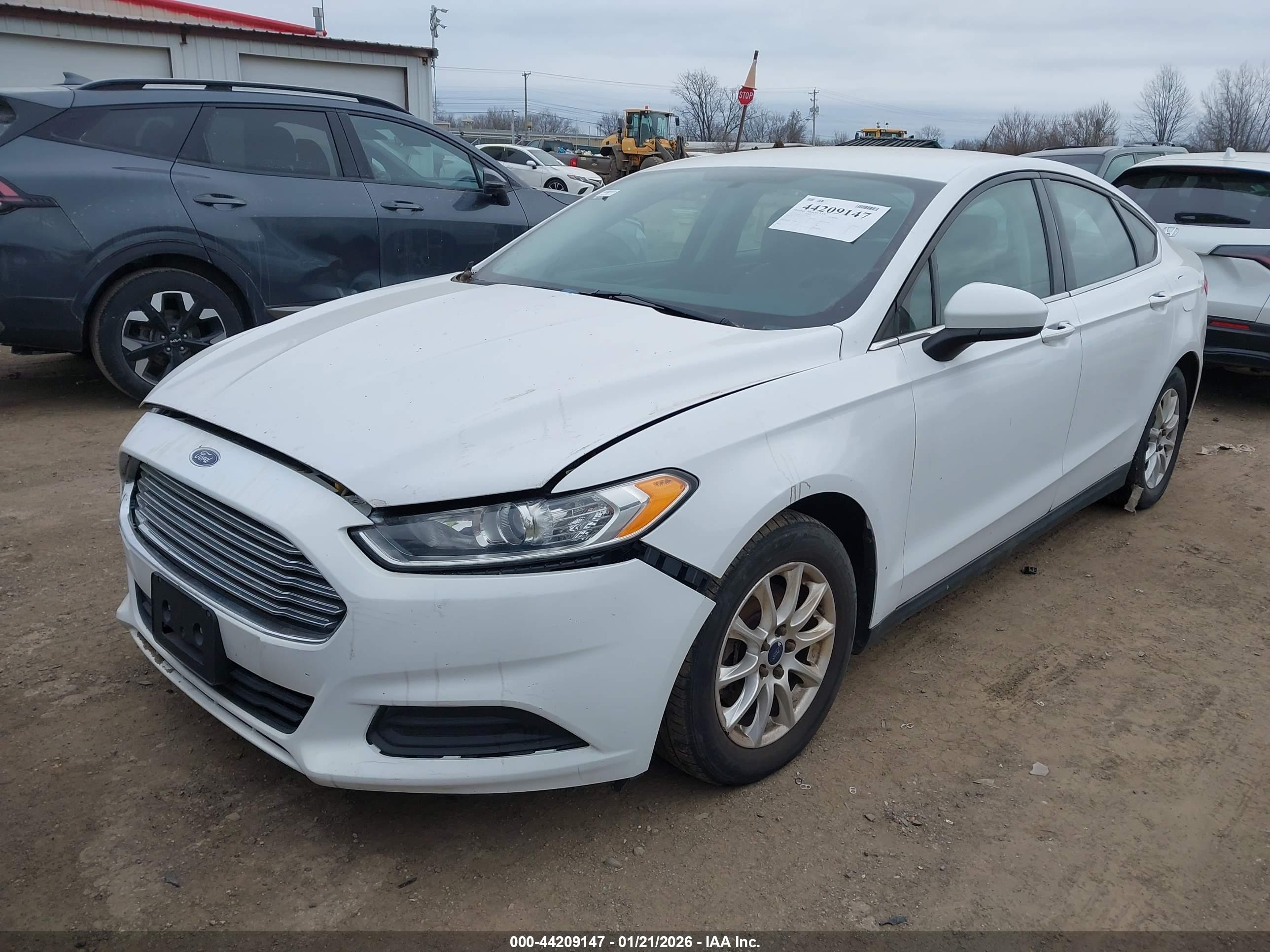 FORD FUSION image 2