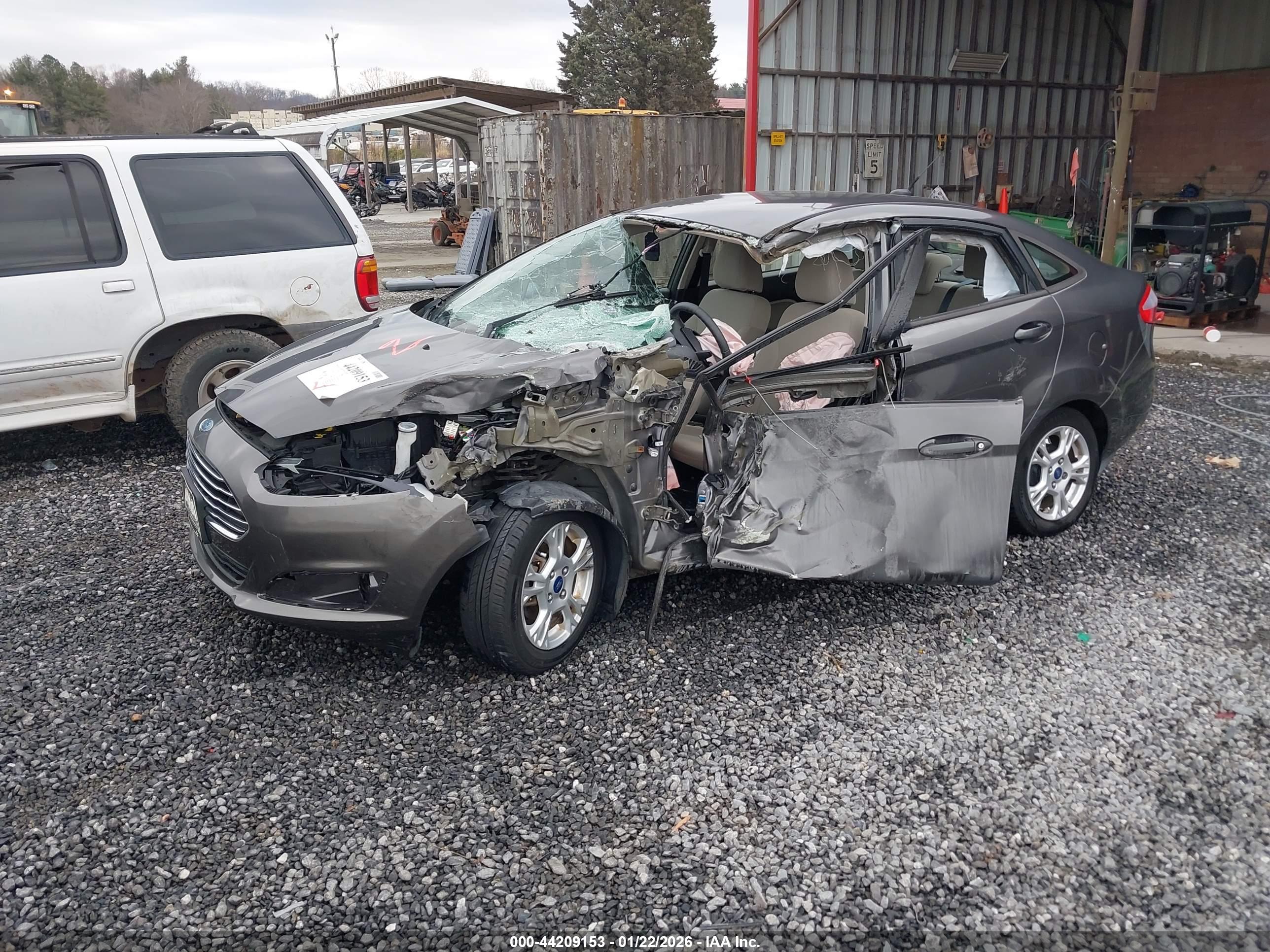 FORD FIESTA image 2
