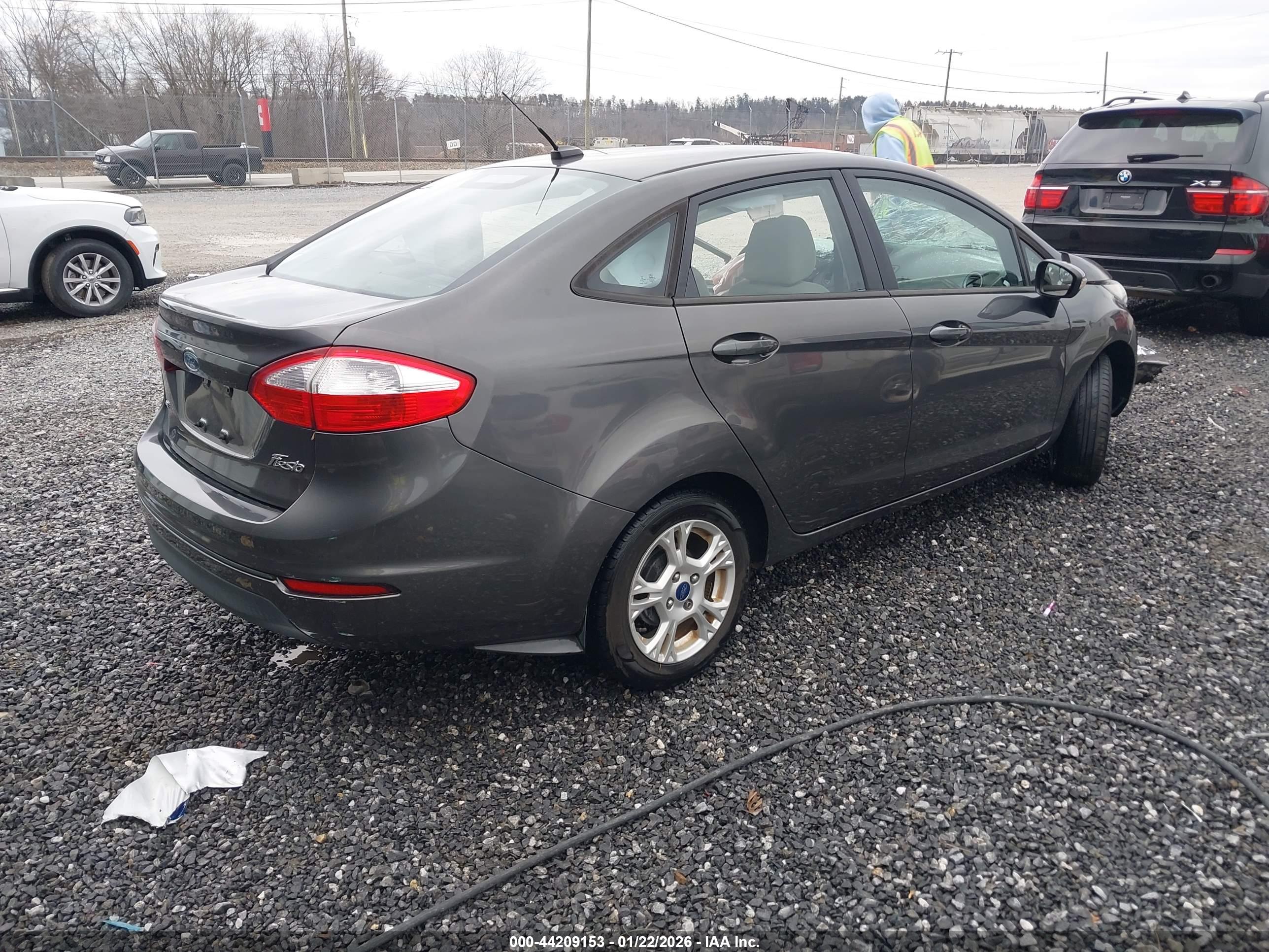 FORD FIESTA image 4