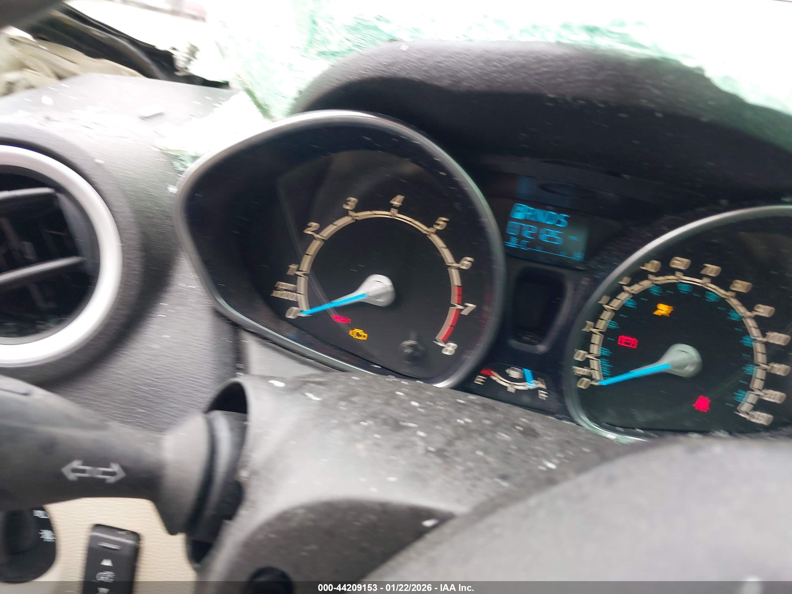 FORD FIESTA image 7