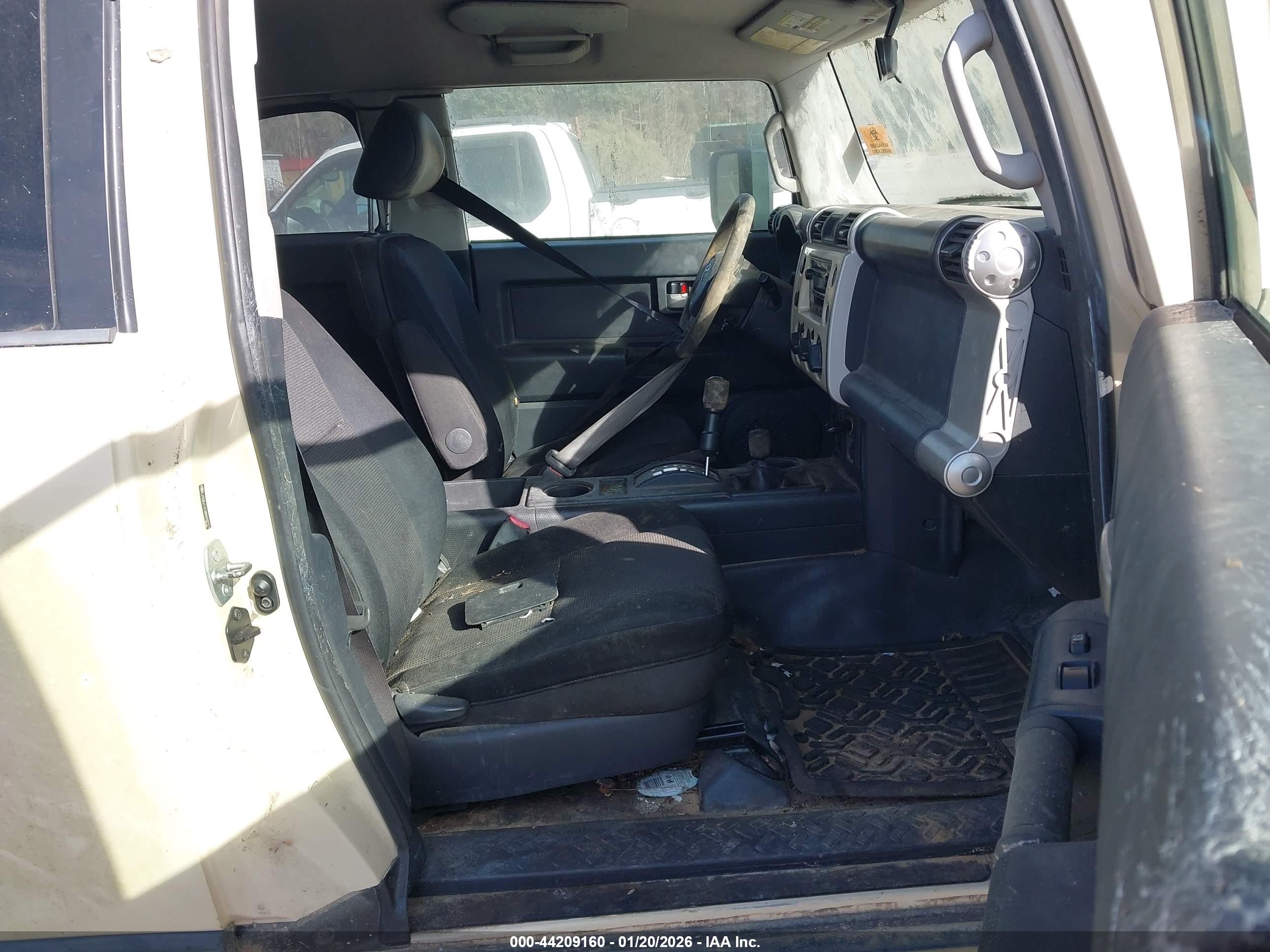TOYOTA FJ image 5