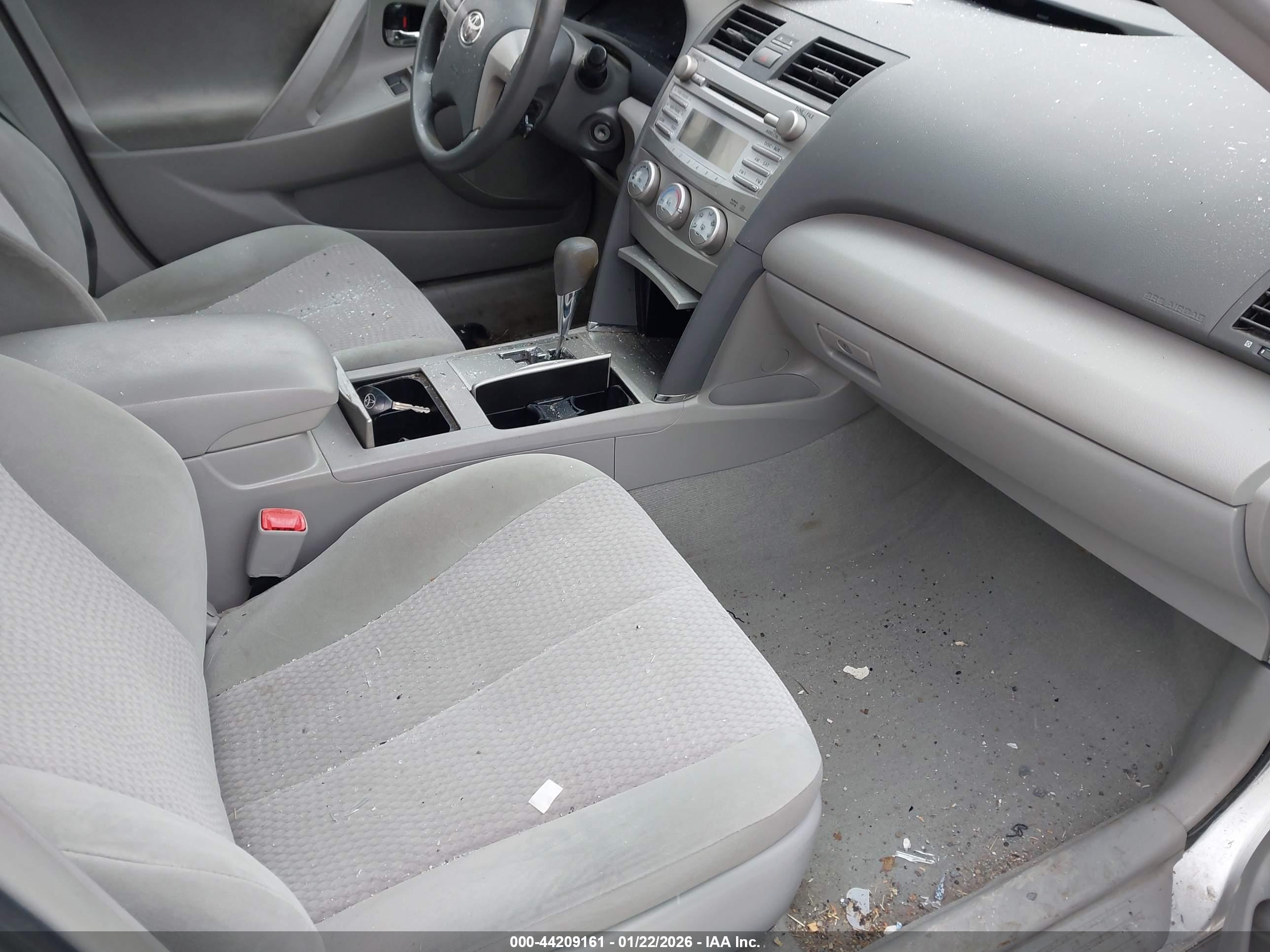 TOYOTA CAMRY image 5