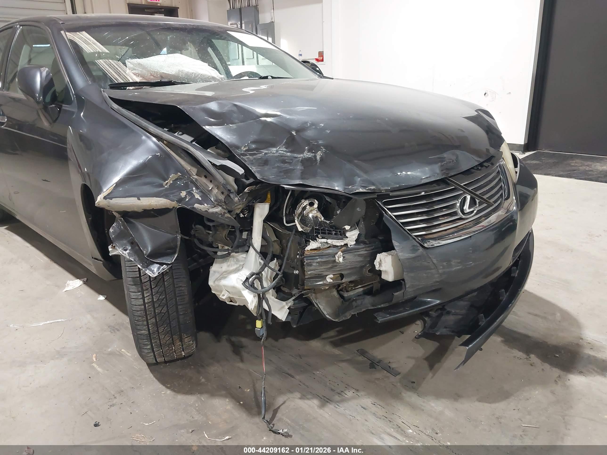 LEXUS ES image 6