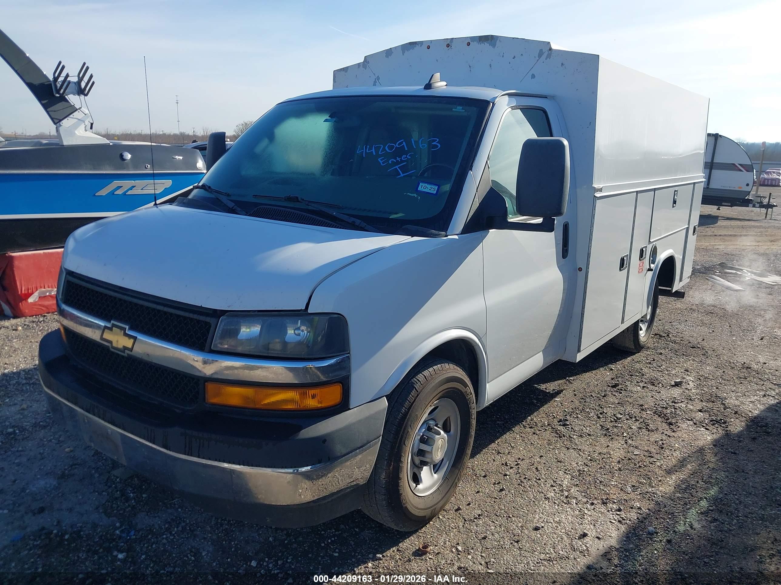 CHEVROLET EXPRESS image 2