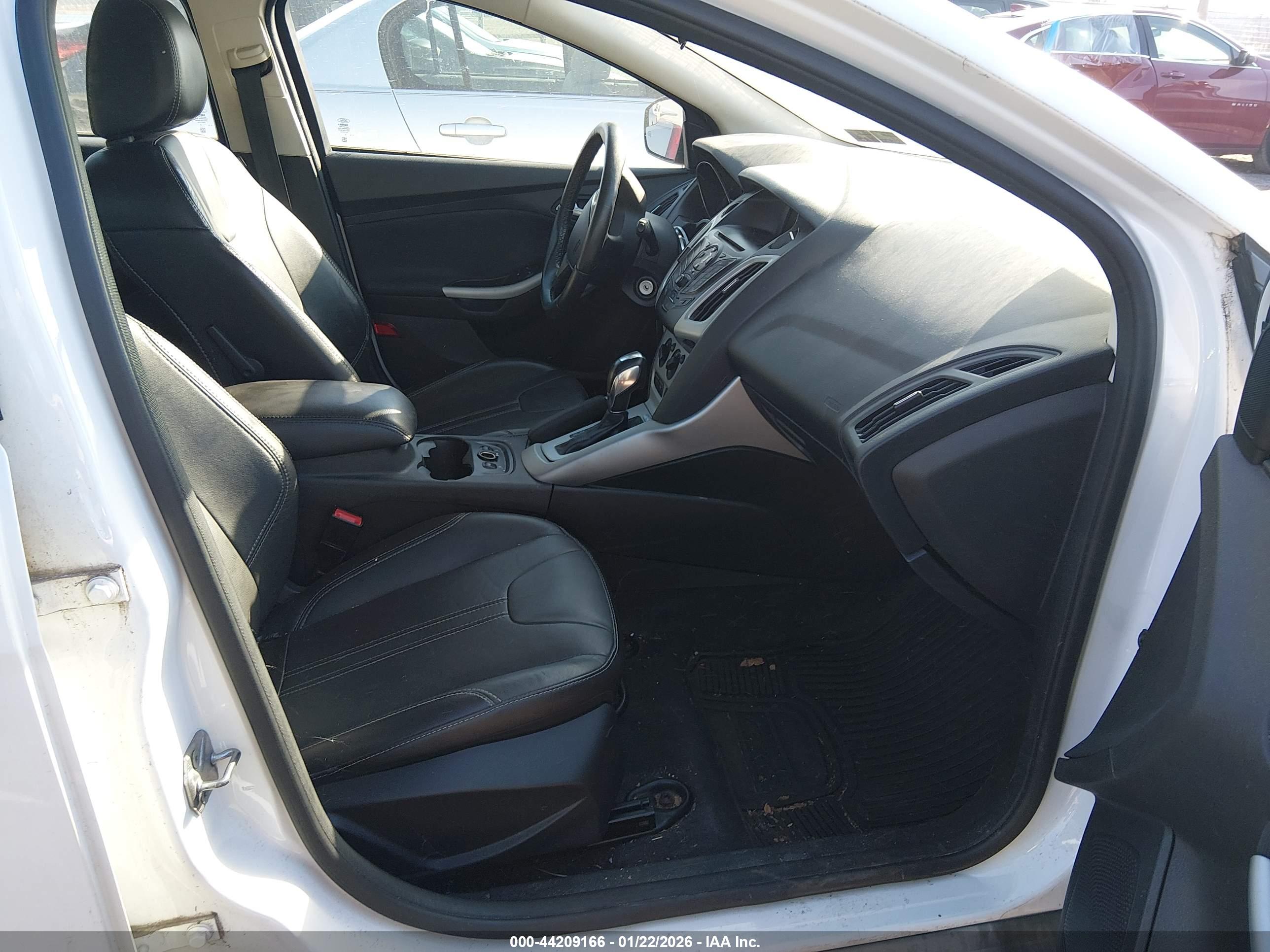 FORD FOCUS image 5