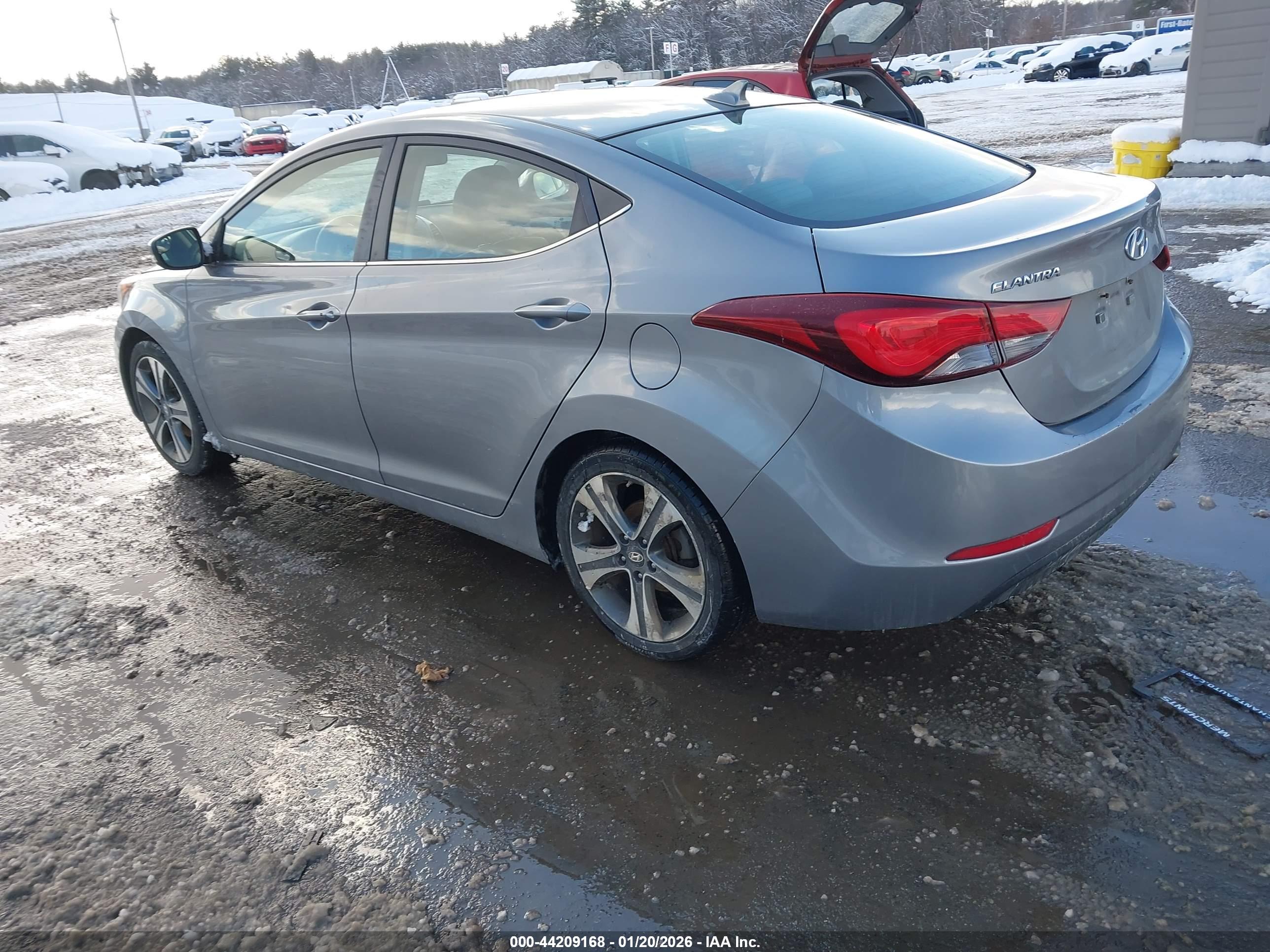 HYUNDAI ELANTRA image 3