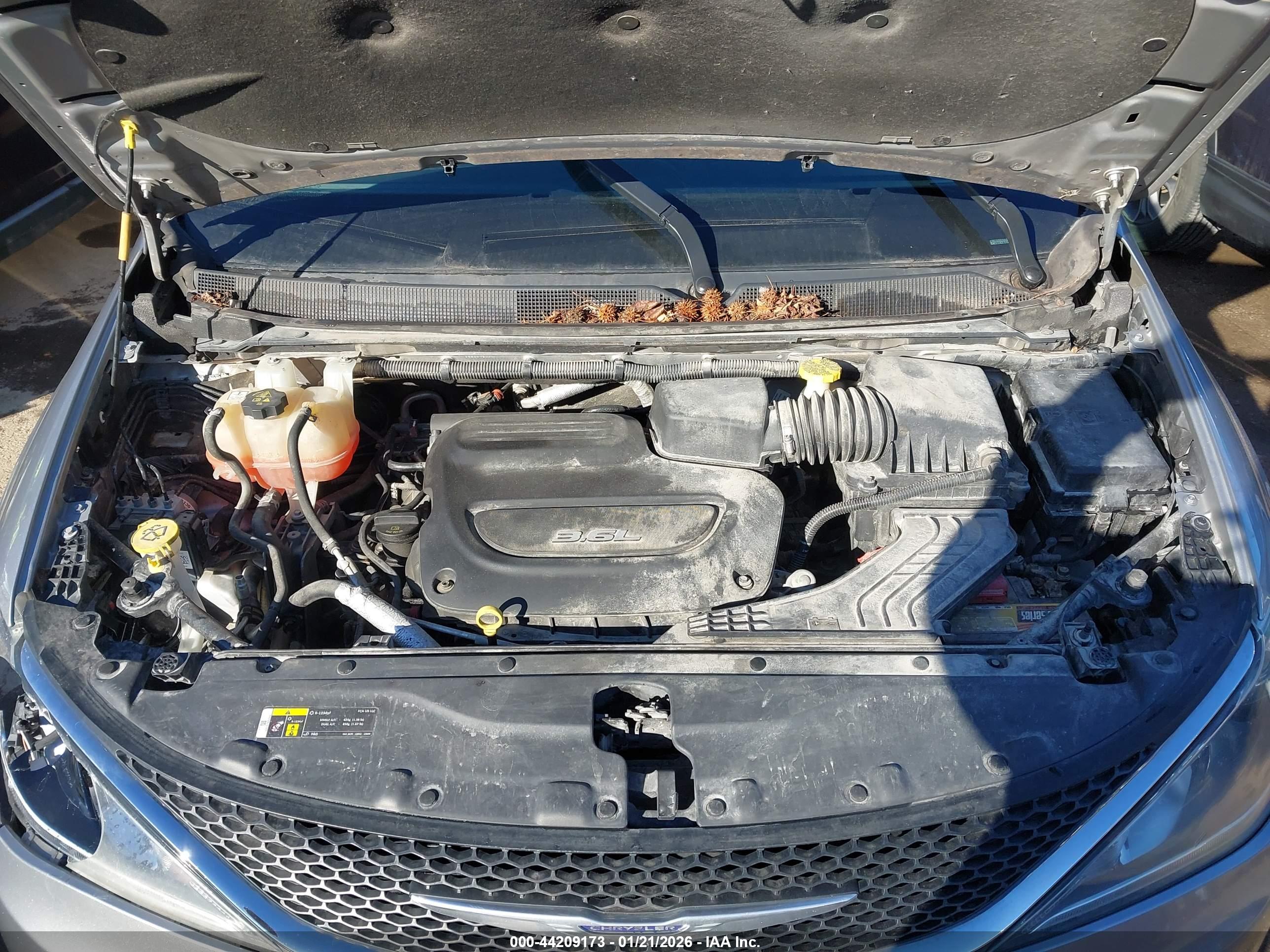CHRYSLER PACIFICA image 10