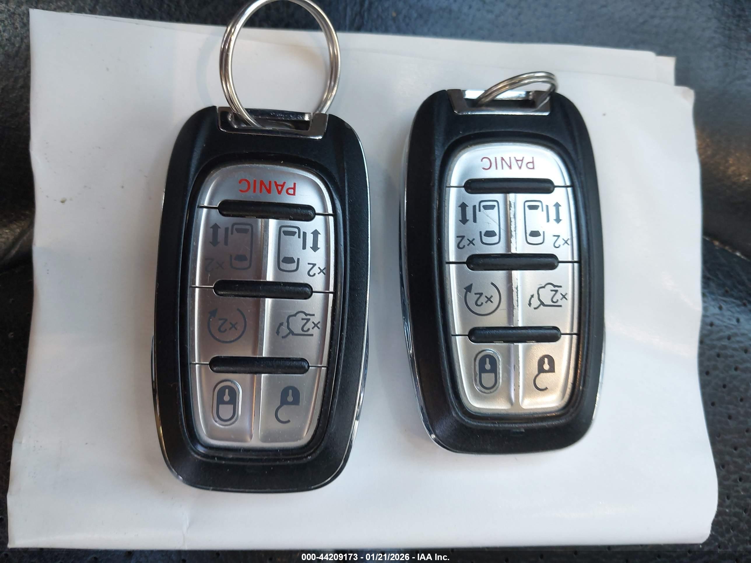 CHRYSLER PACIFICA image 11