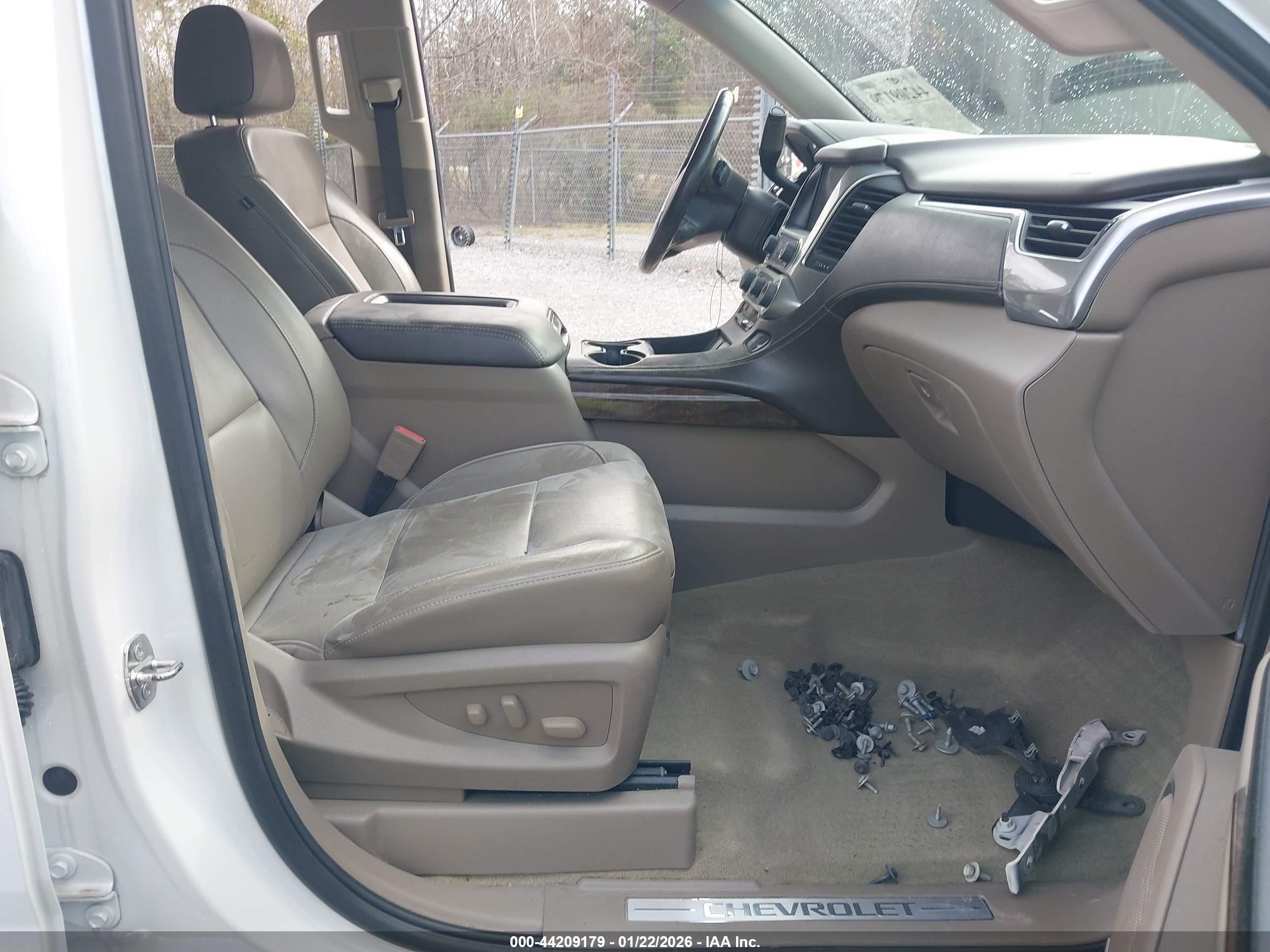 CHEVROLET TAHOE image 5
