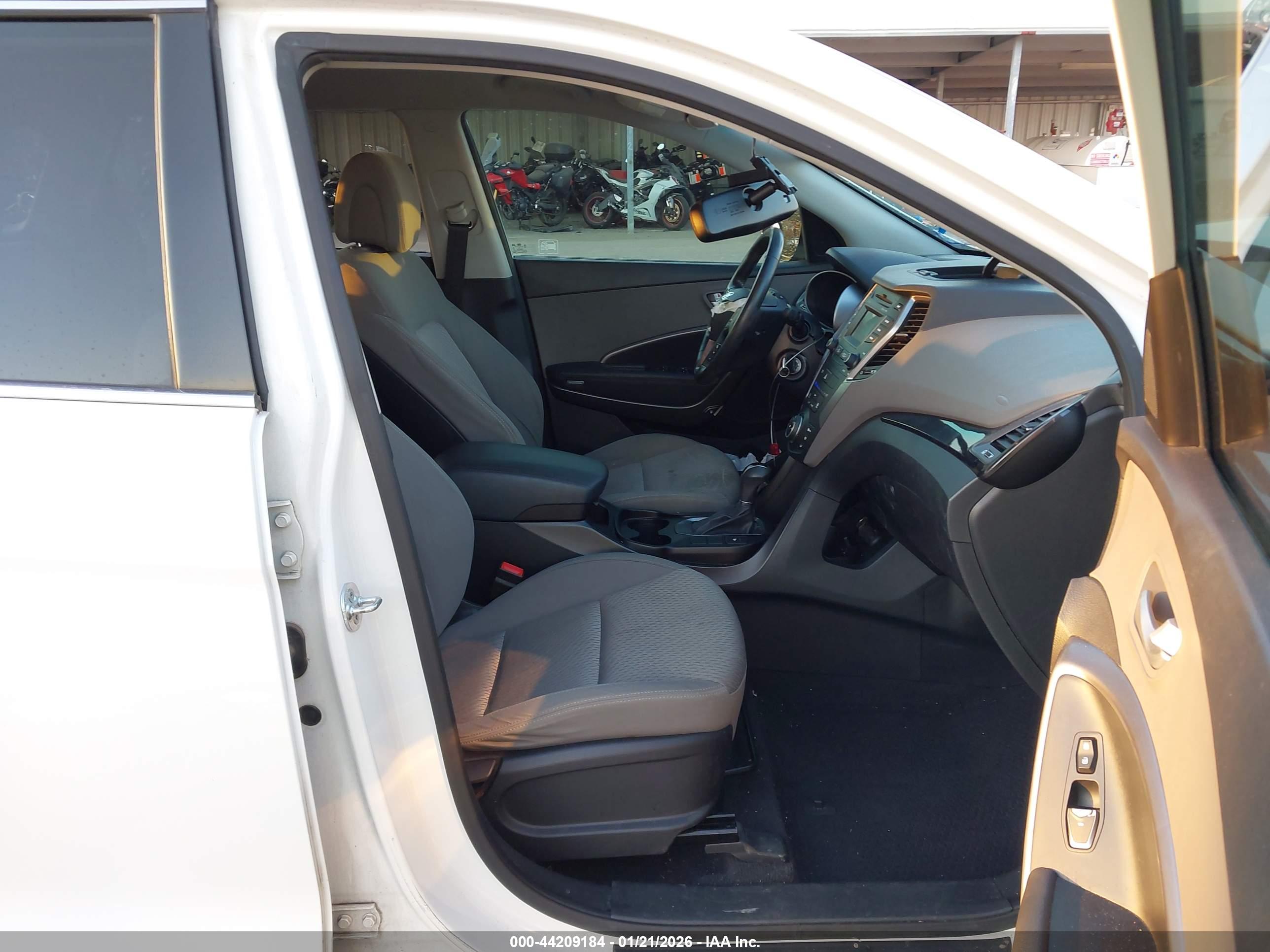 HYUNDAI SANTA image 5