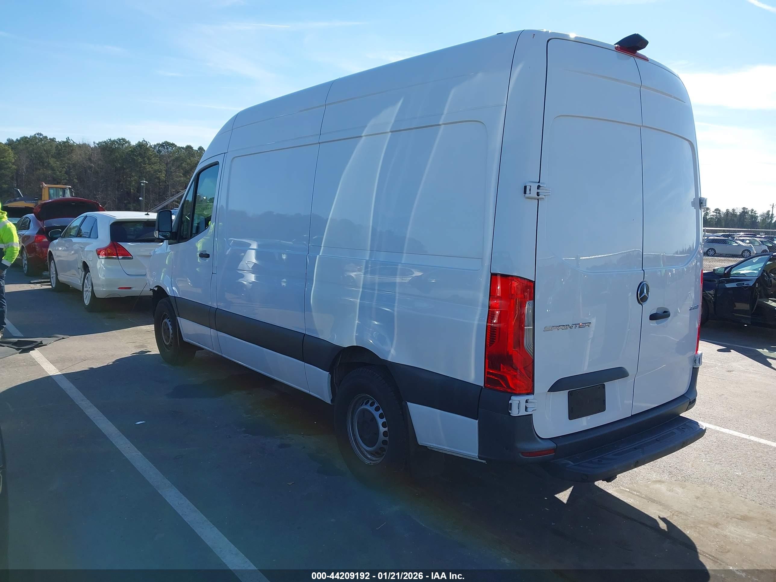 MERCEDES-BENZ SPRINTER image 3