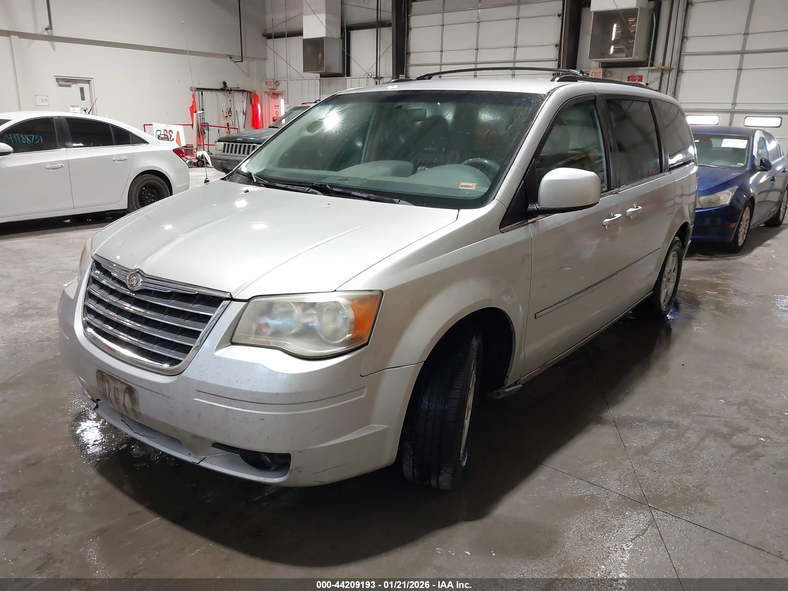 CHRYSLER TOWN image 2