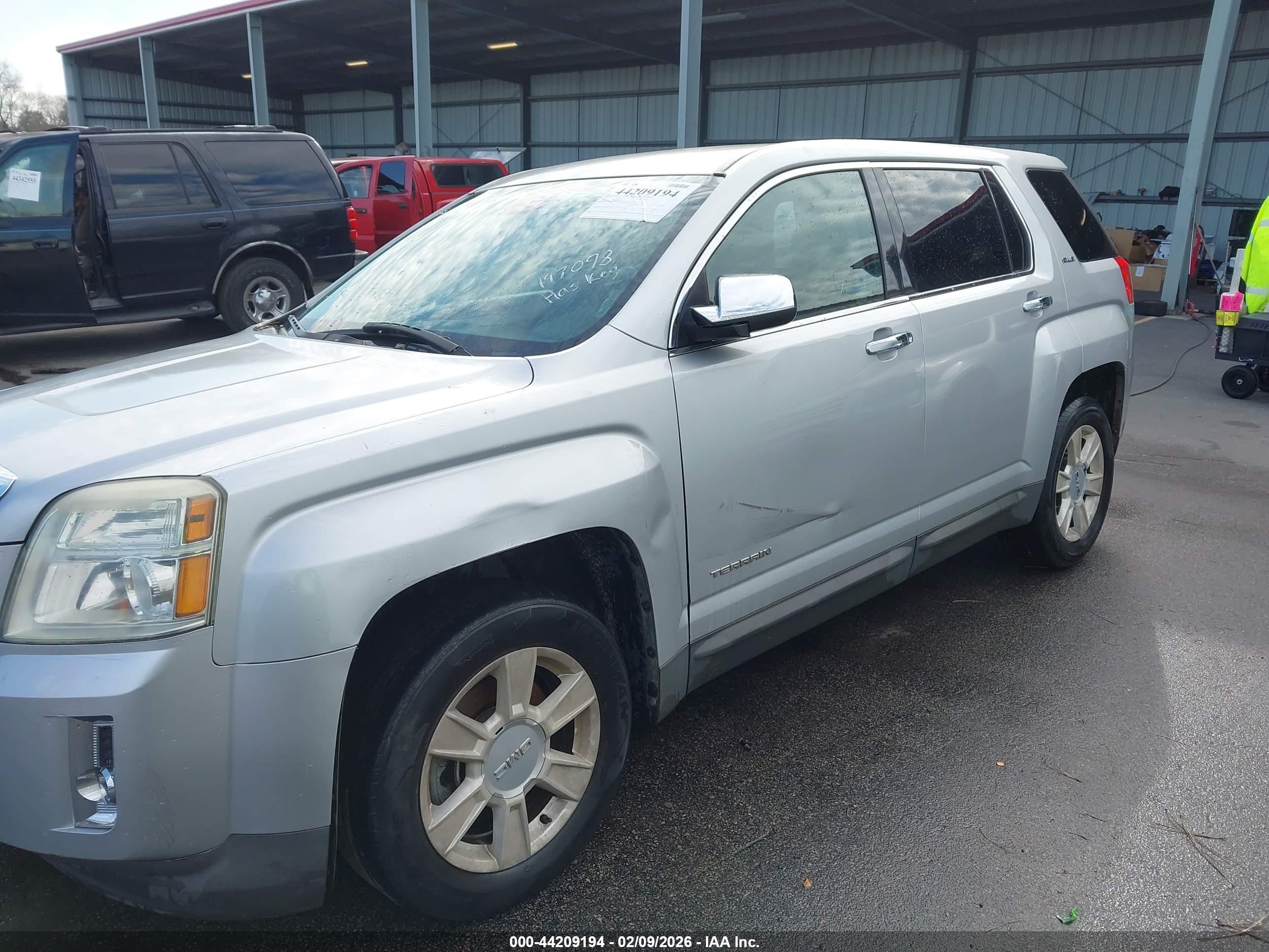 GMC TERRAIN image 6