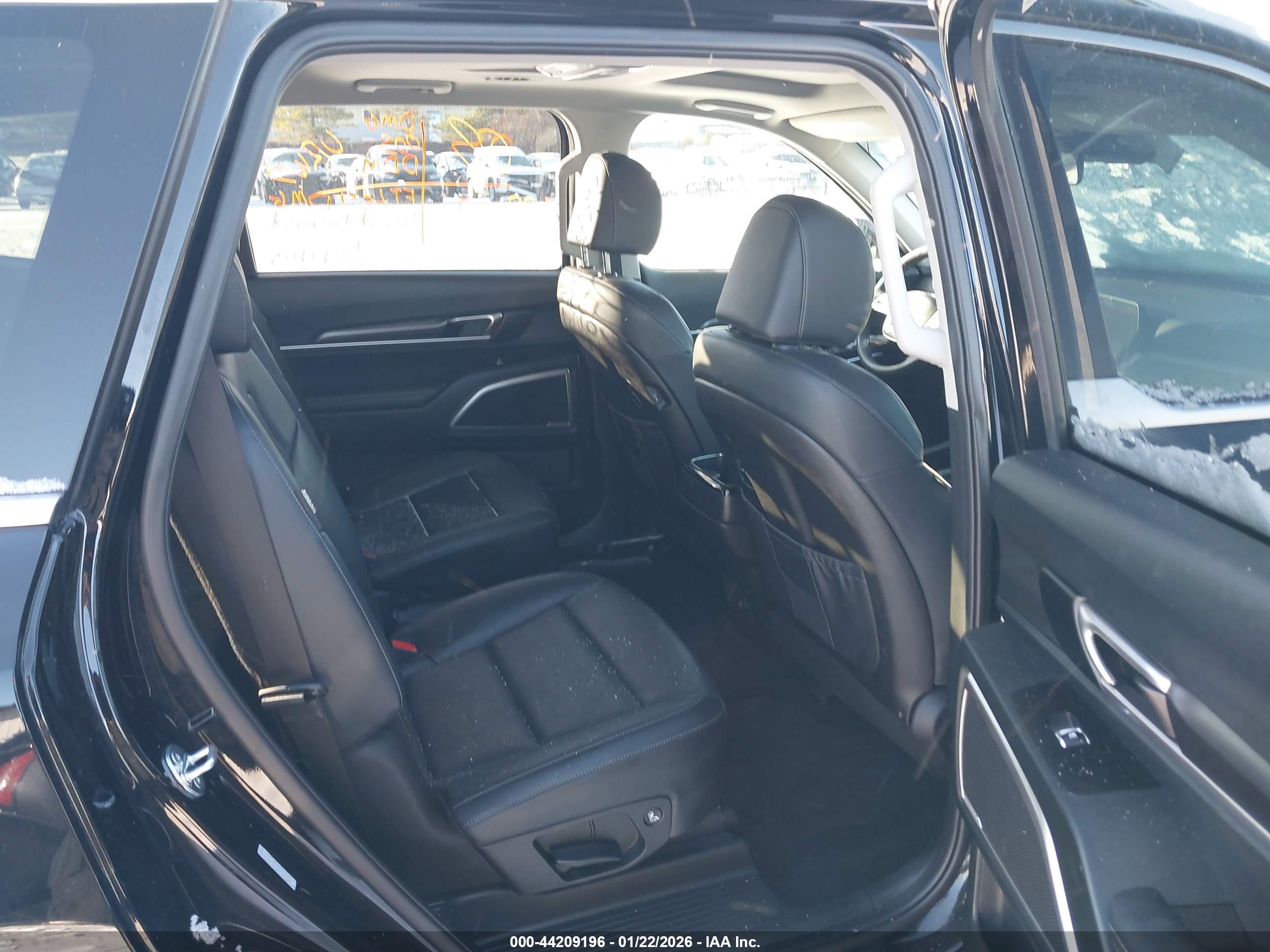 KIA TELLURIDE image 8