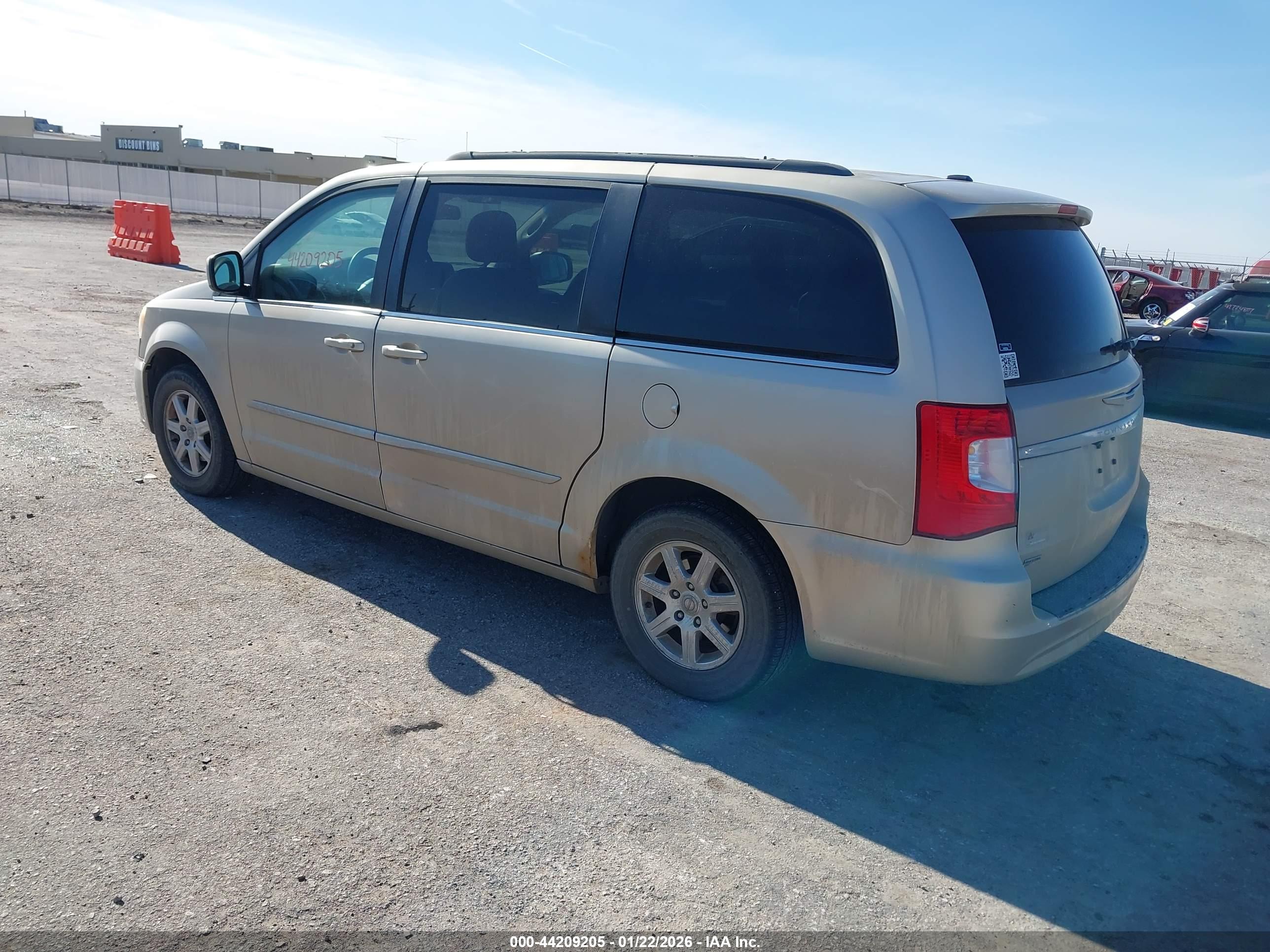 CHRYSLER TOWN image 3