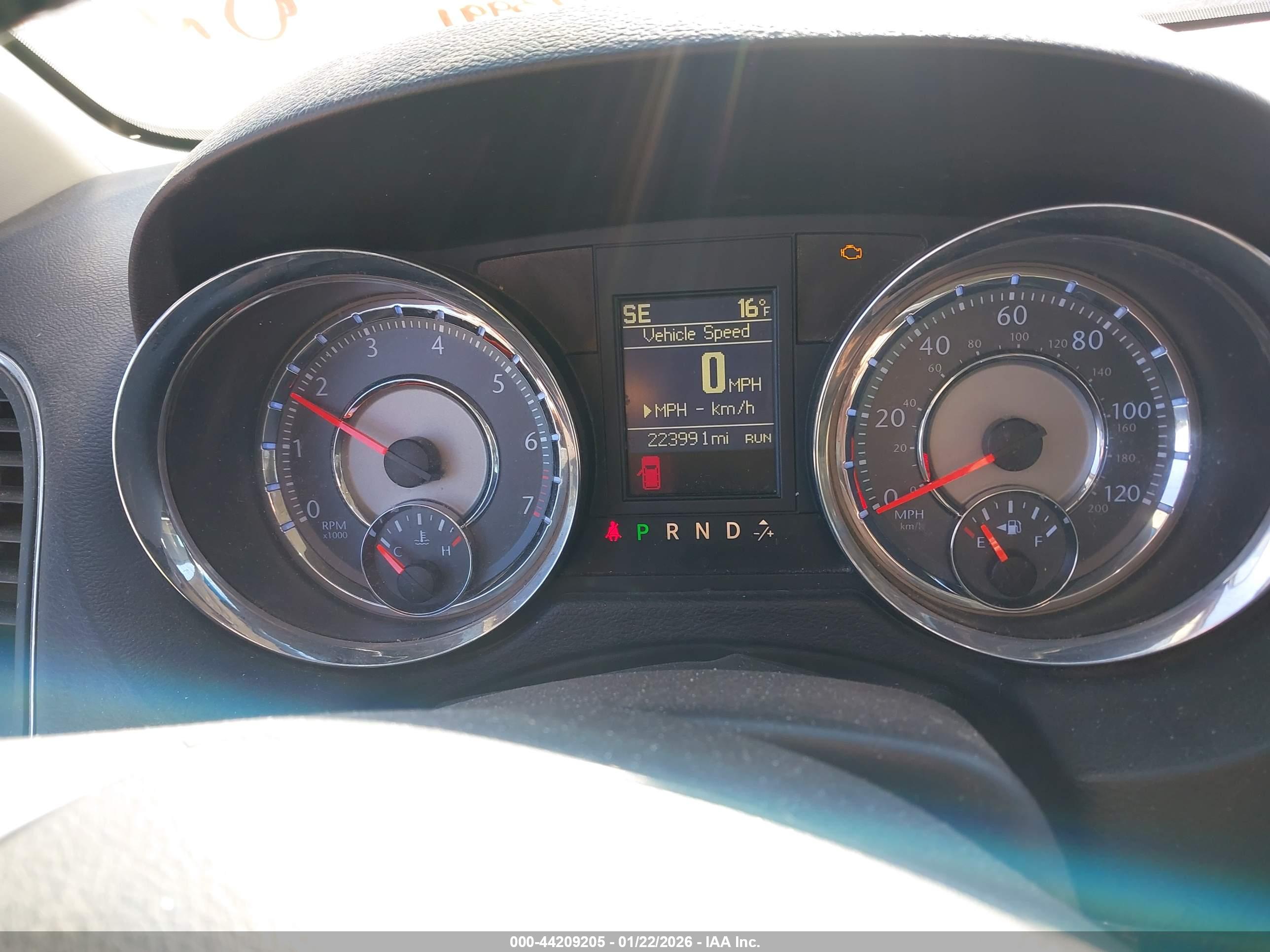 CHRYSLER TOWN image 7