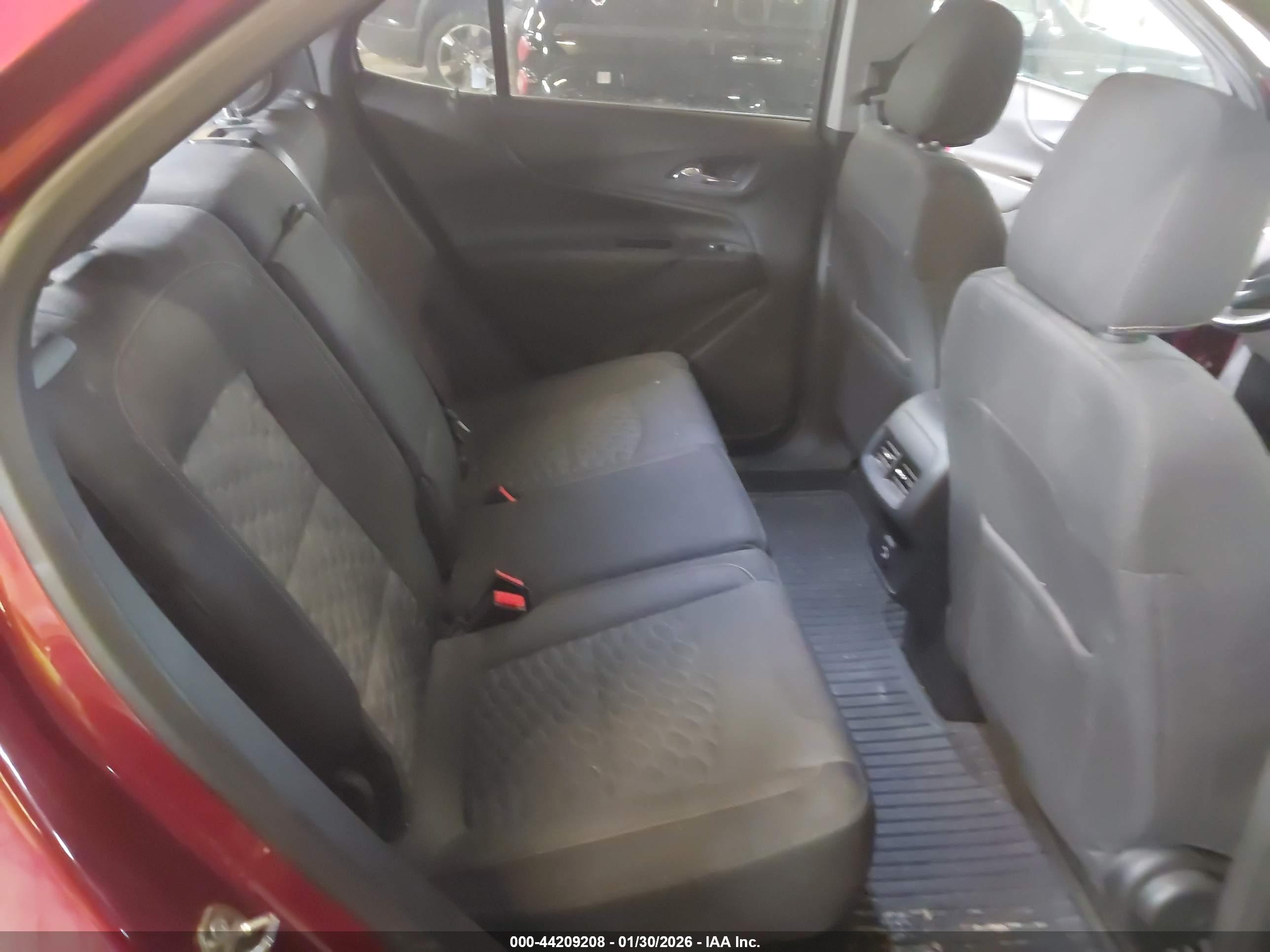 CHEVROLET EQUINOX image 8
