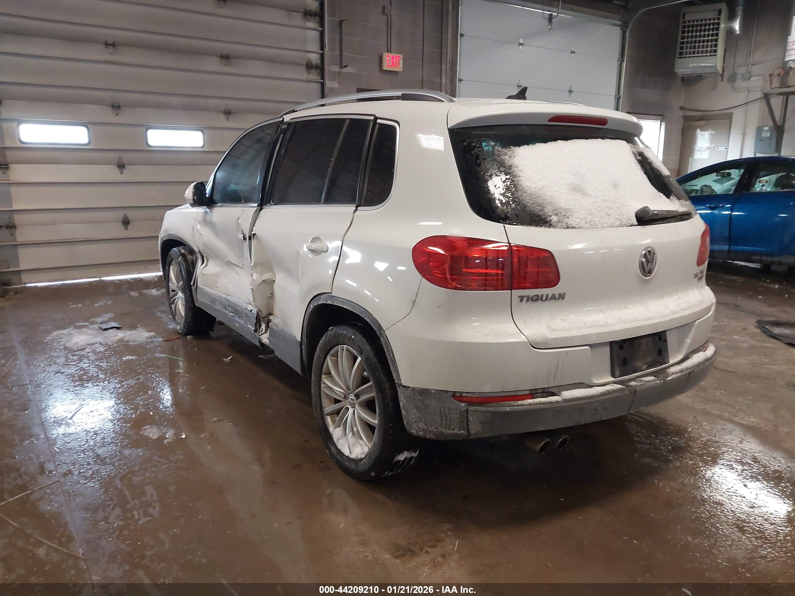 VOLKSWAGEN TIGUAN image 3