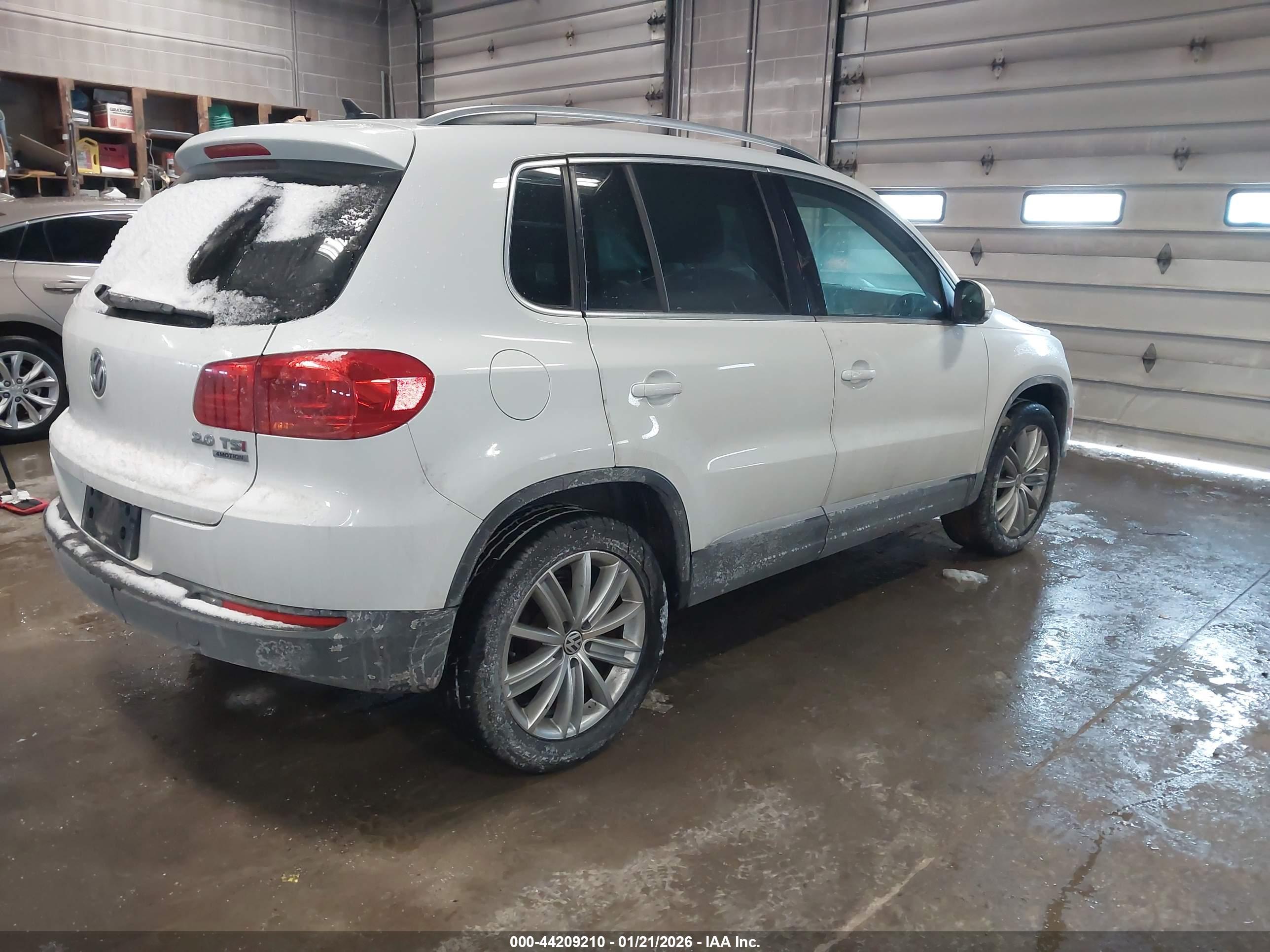 VOLKSWAGEN TIGUAN image 4