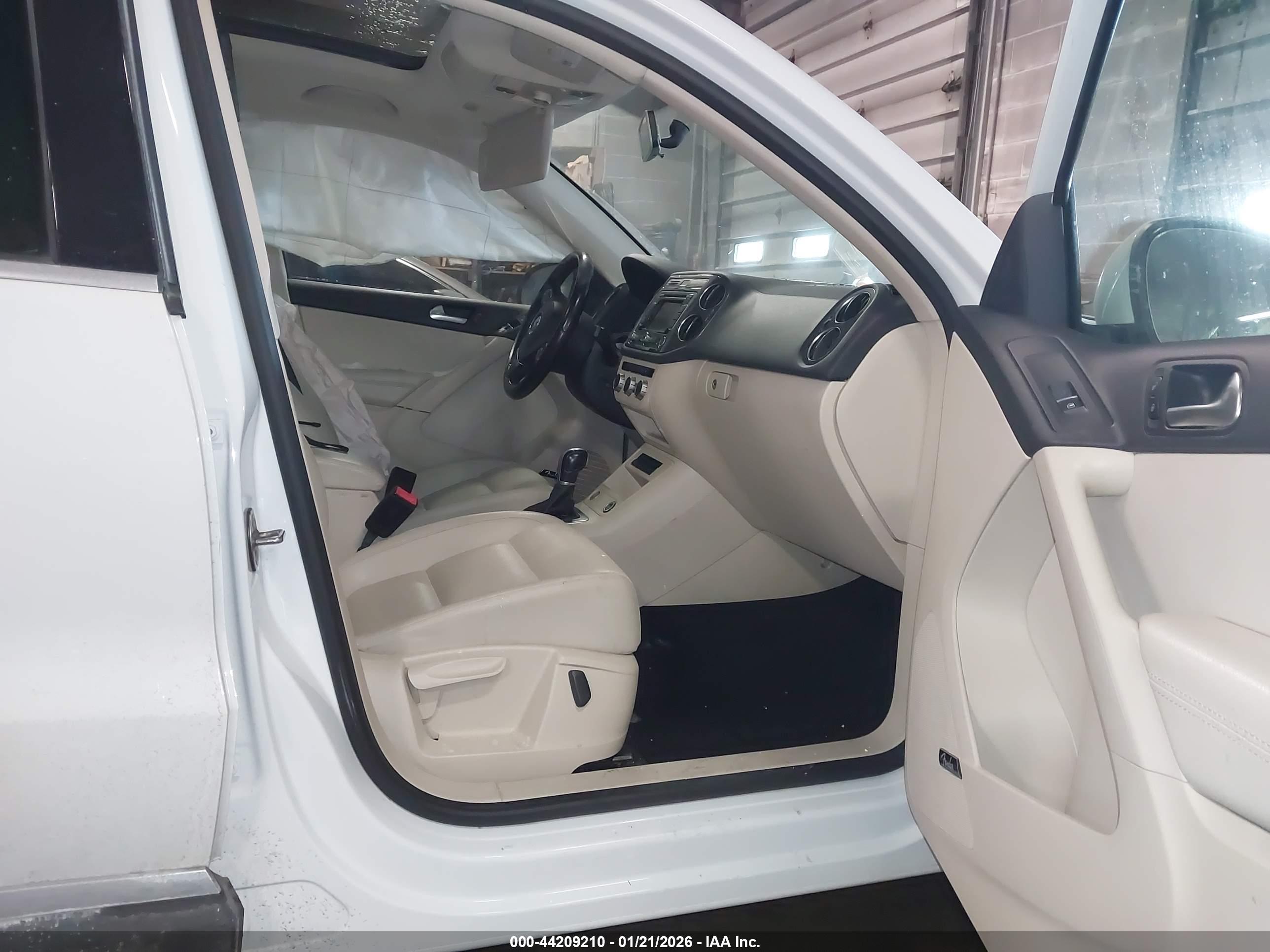 VOLKSWAGEN TIGUAN image 5