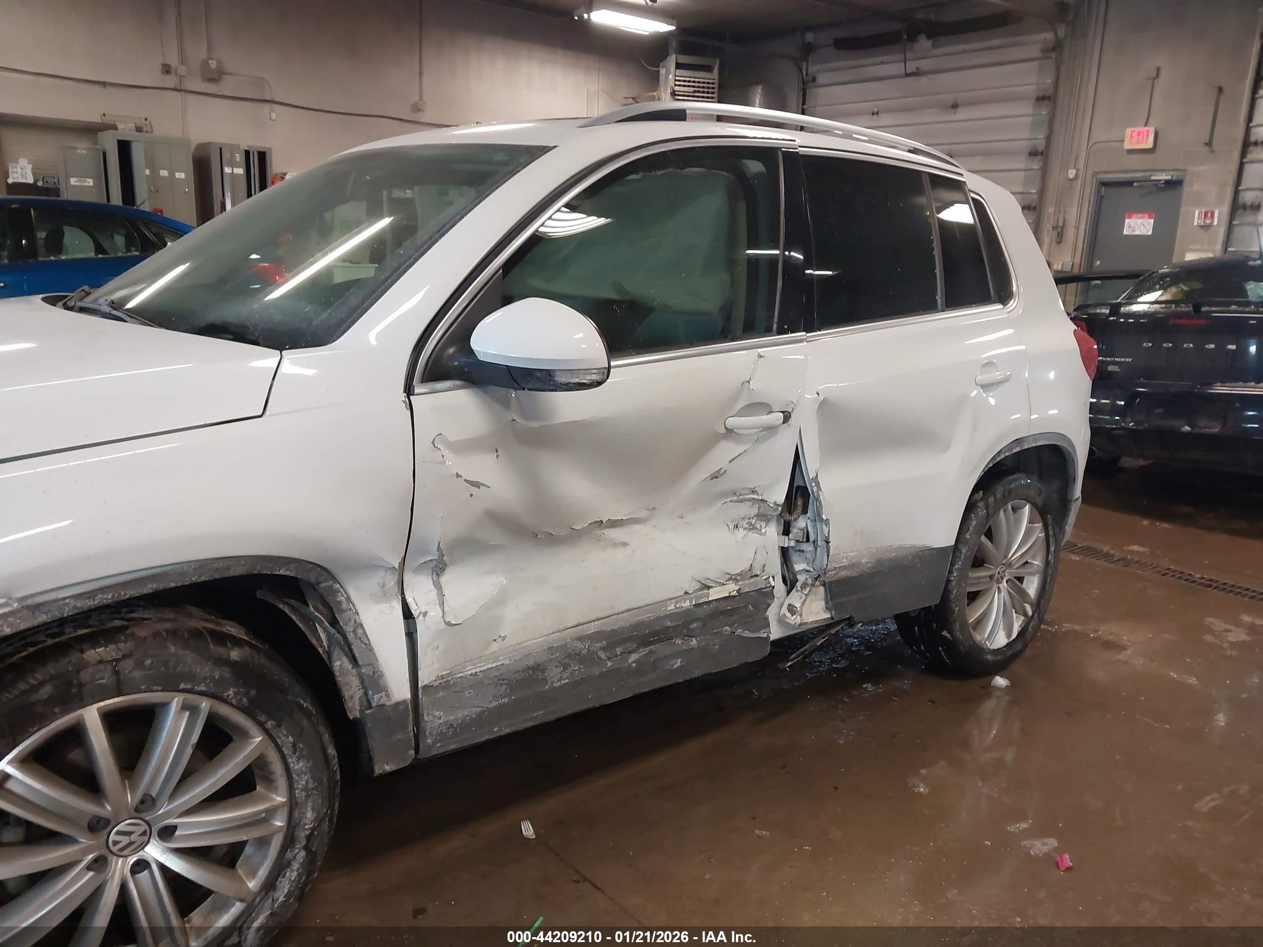 VOLKSWAGEN TIGUAN image 6