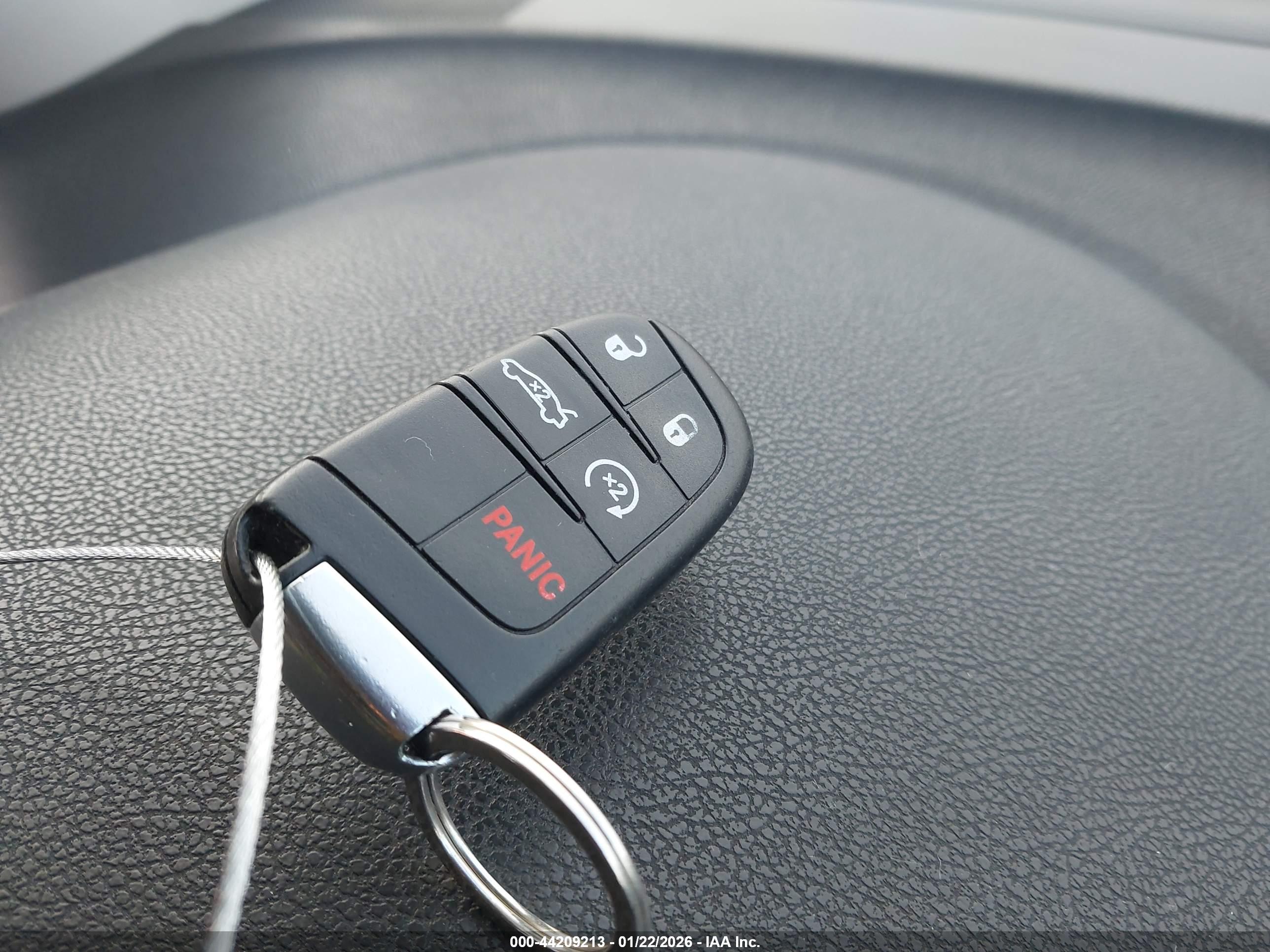 CHRYSLER 300 image 11