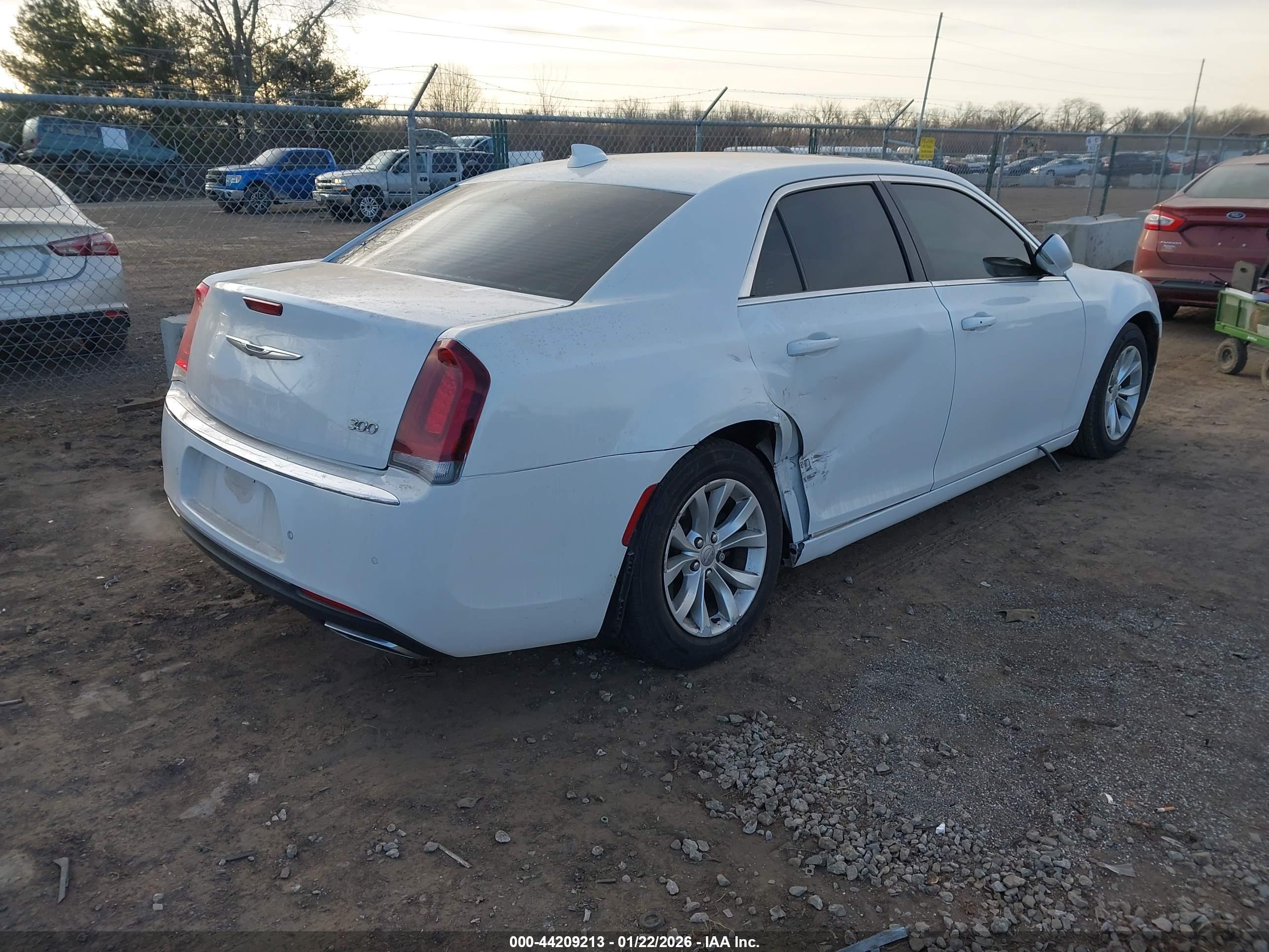 CHRYSLER 300 image 4