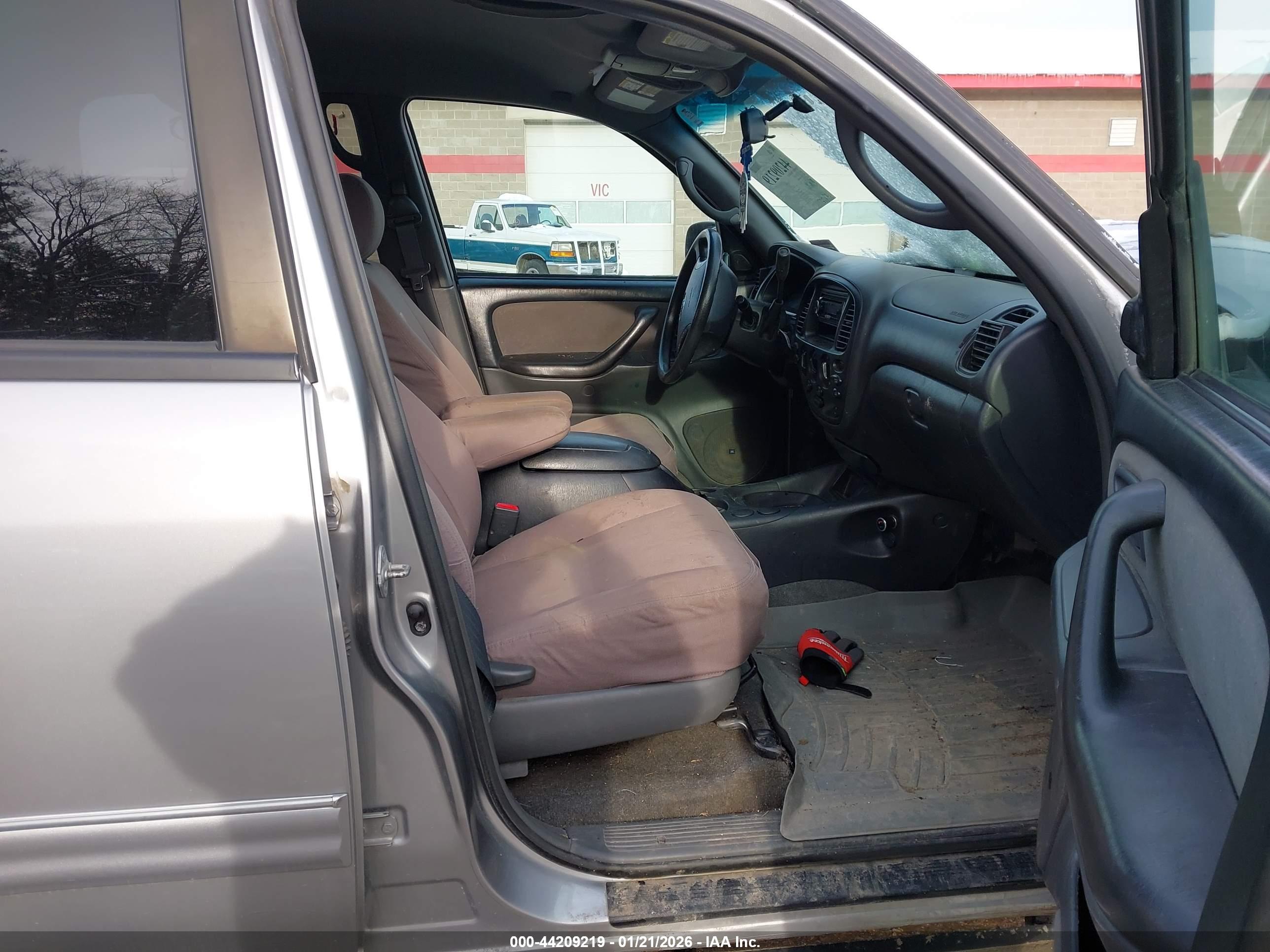 TOYOTA TUNDRA image 5
