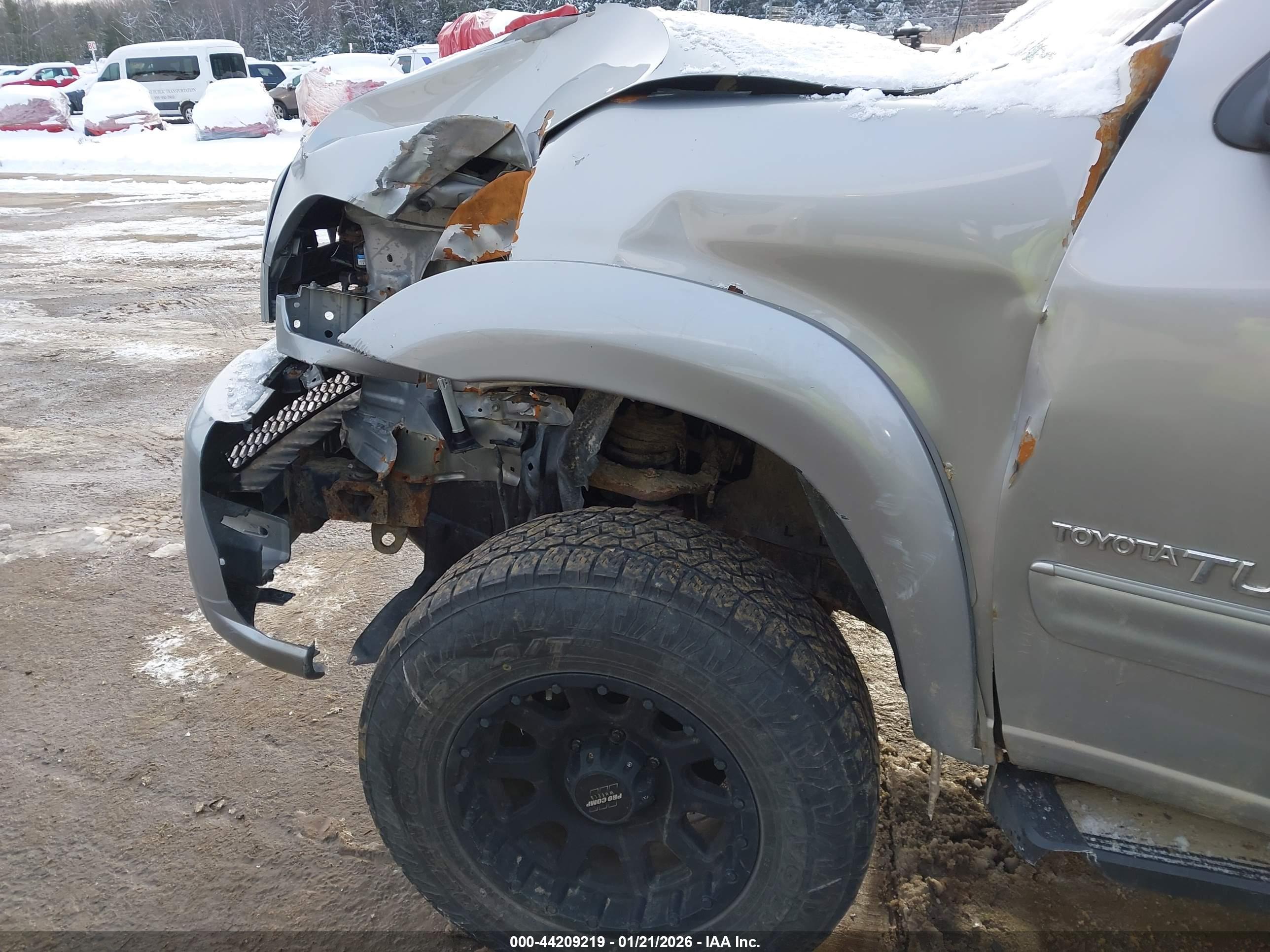 TOYOTA TUNDRA image 6