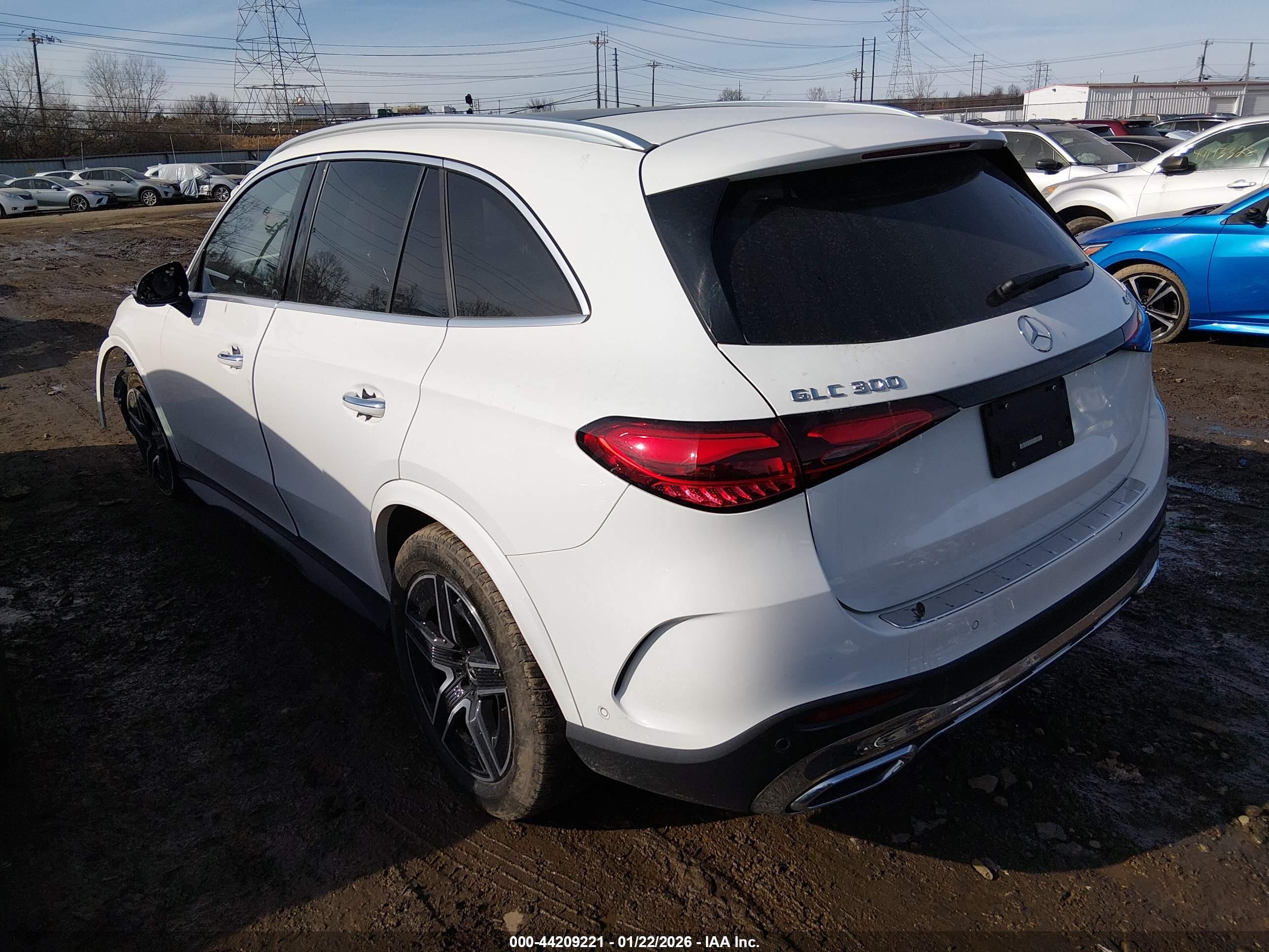 MERCEDES-BENZ GLC image 3