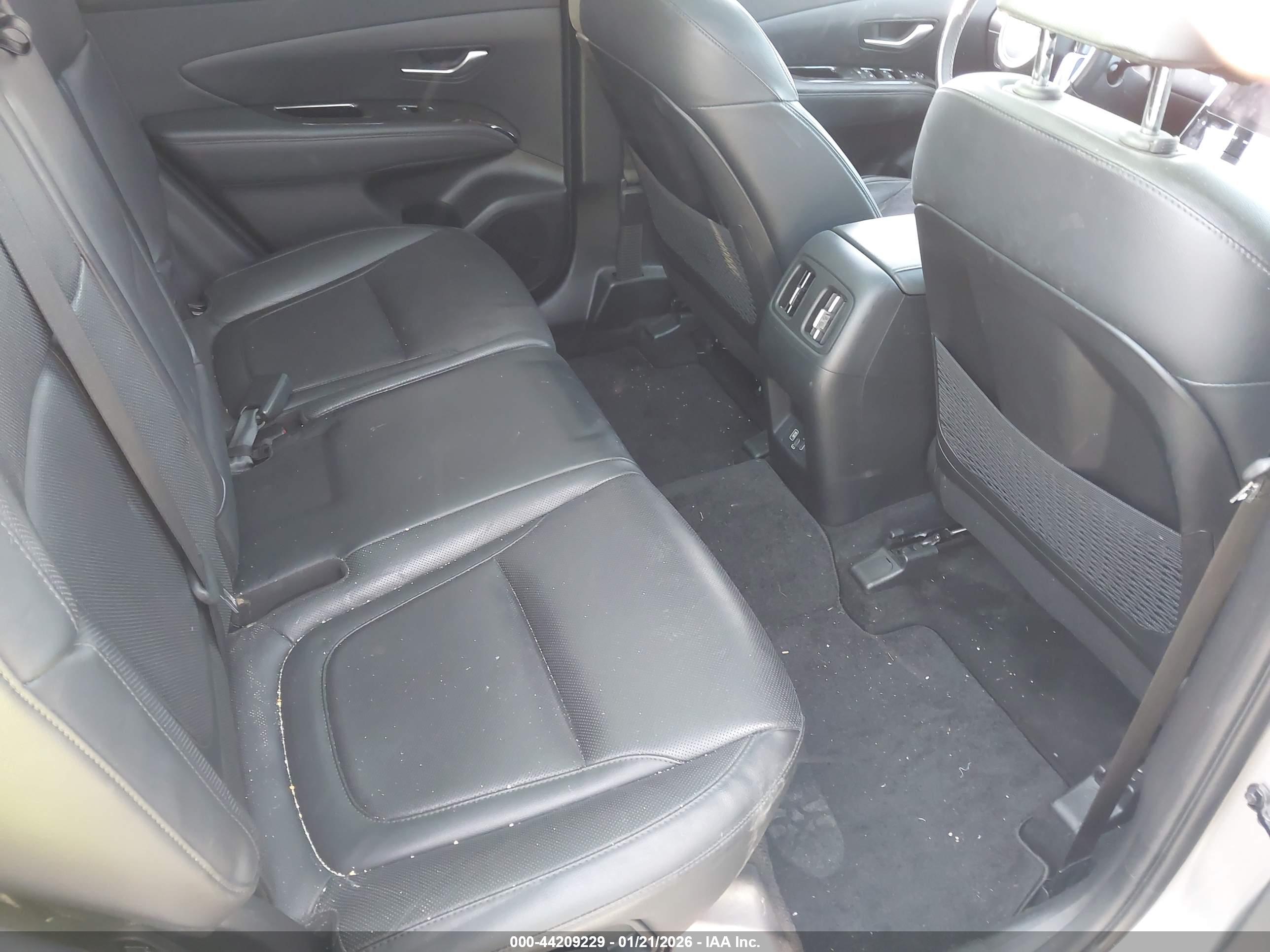 HYUNDAI TUCSON image 8
