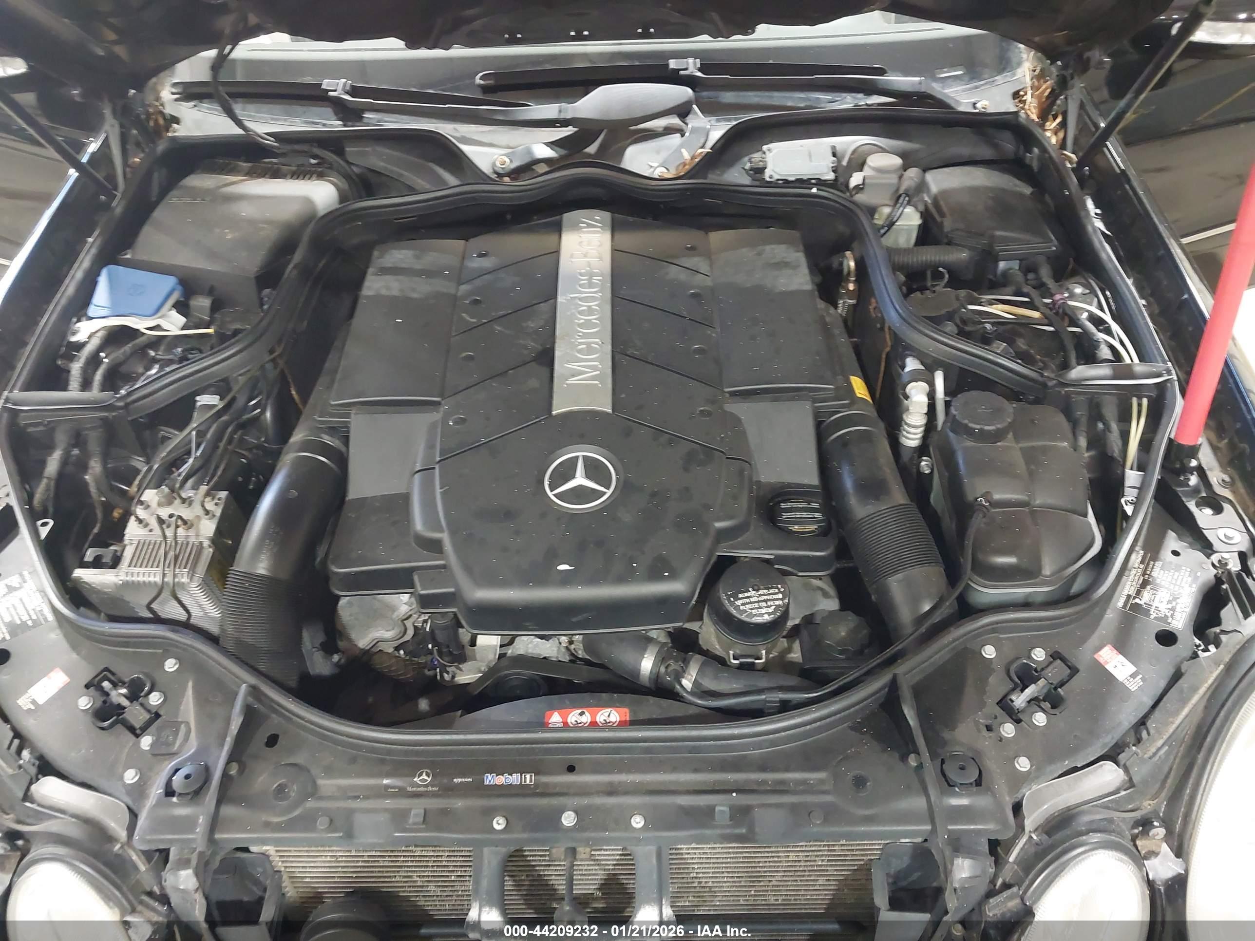 MERCEDES-BENZ E image 10