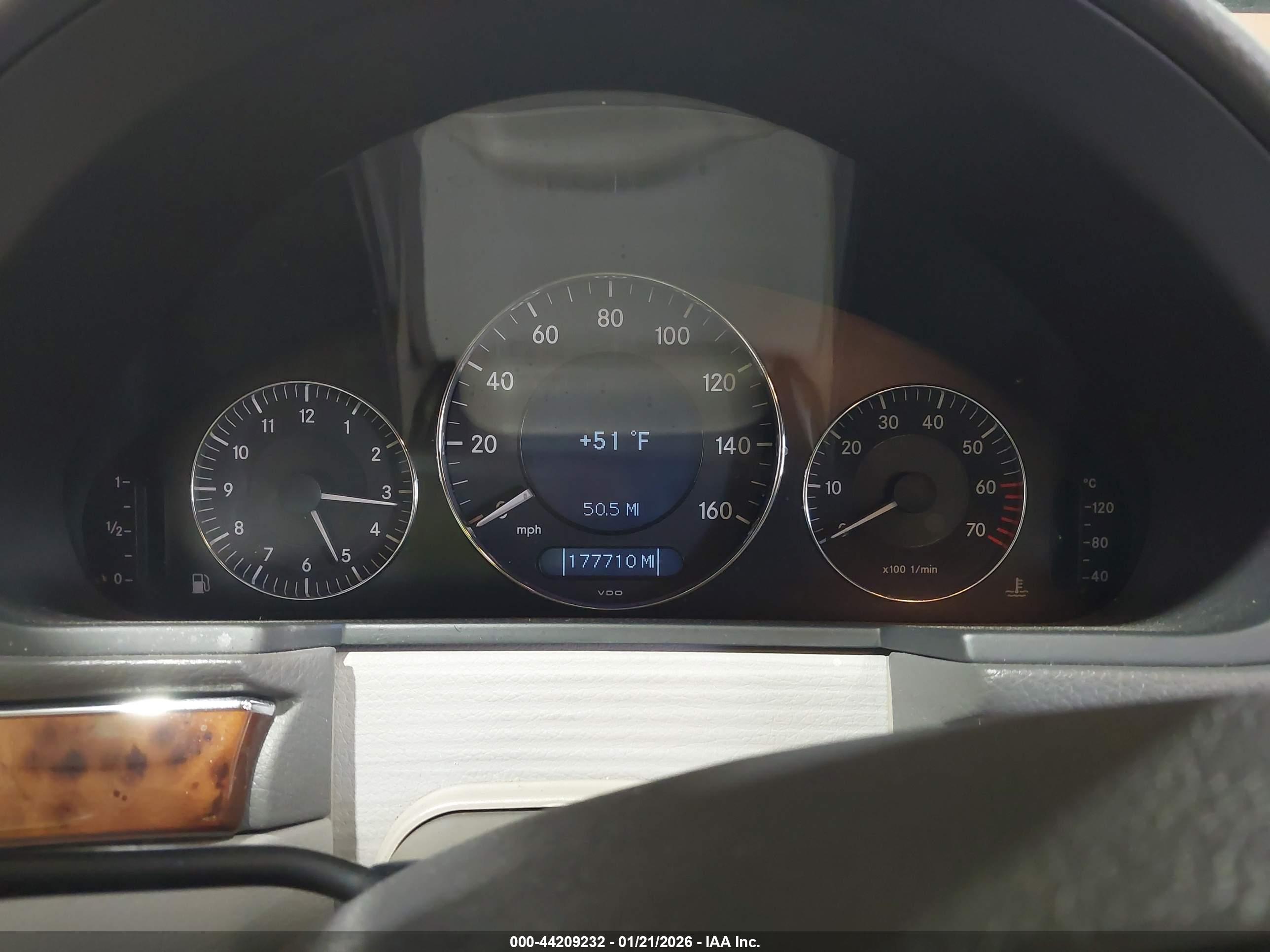 MERCEDES-BENZ E image 7