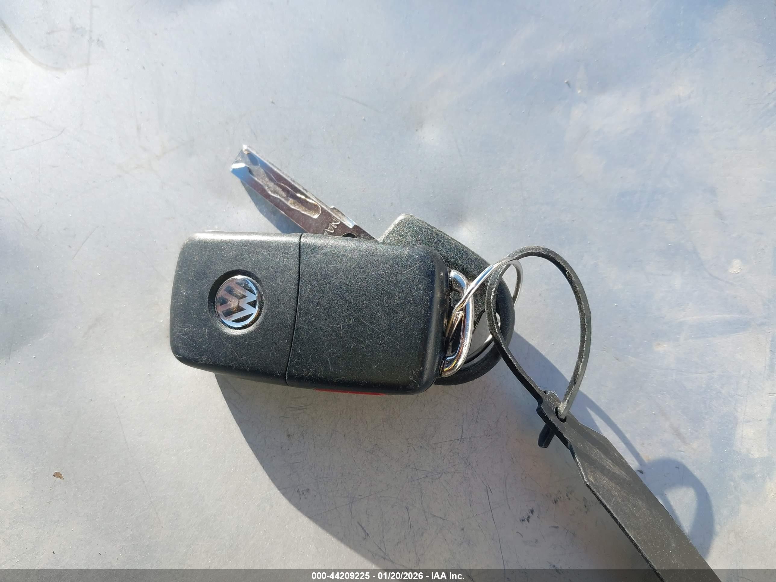 VOLKSWAGEN TIGUAN image 11
